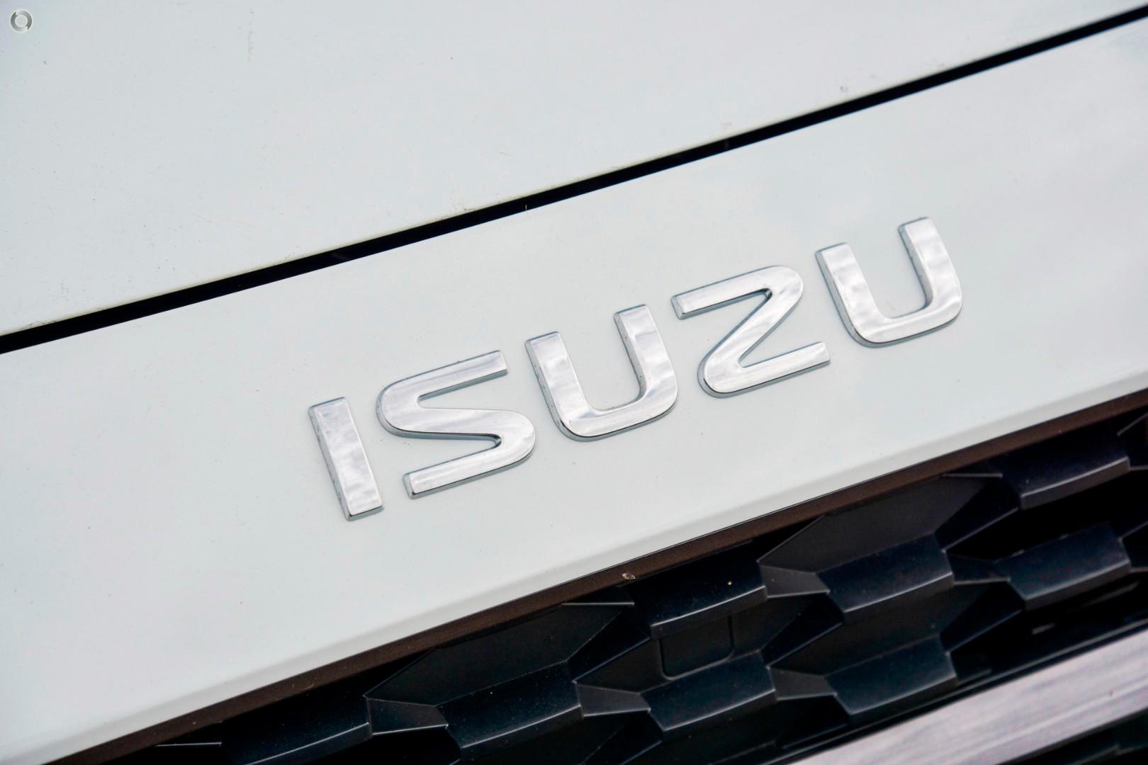 2025 Isuzu MU-X LSM — photo 6