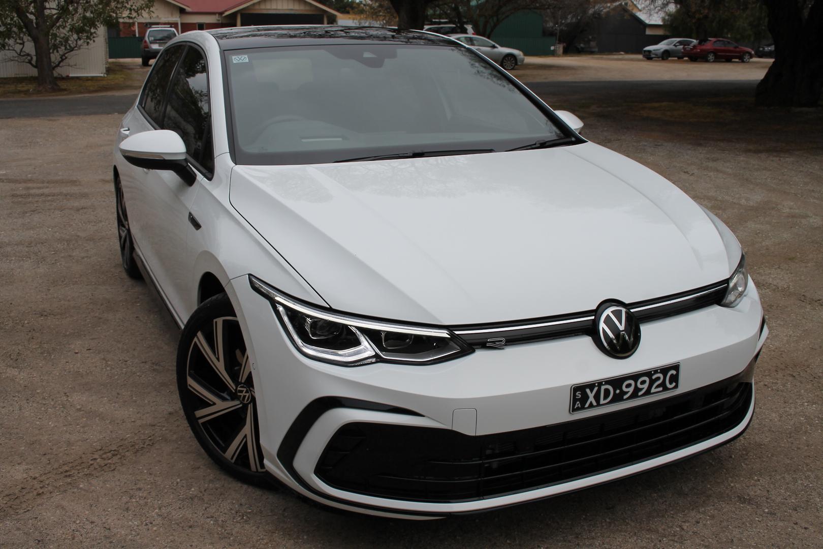 2023 Volkswagen Golf 110TSI RLine — photo 1