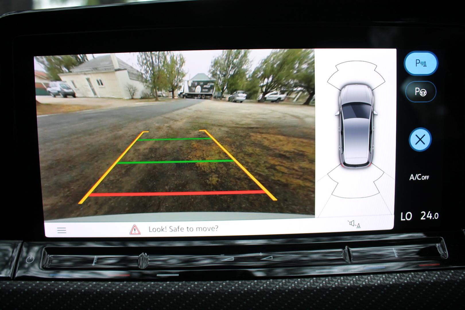 2023 Volkswagen Golf 110TSI RLine — photo 11