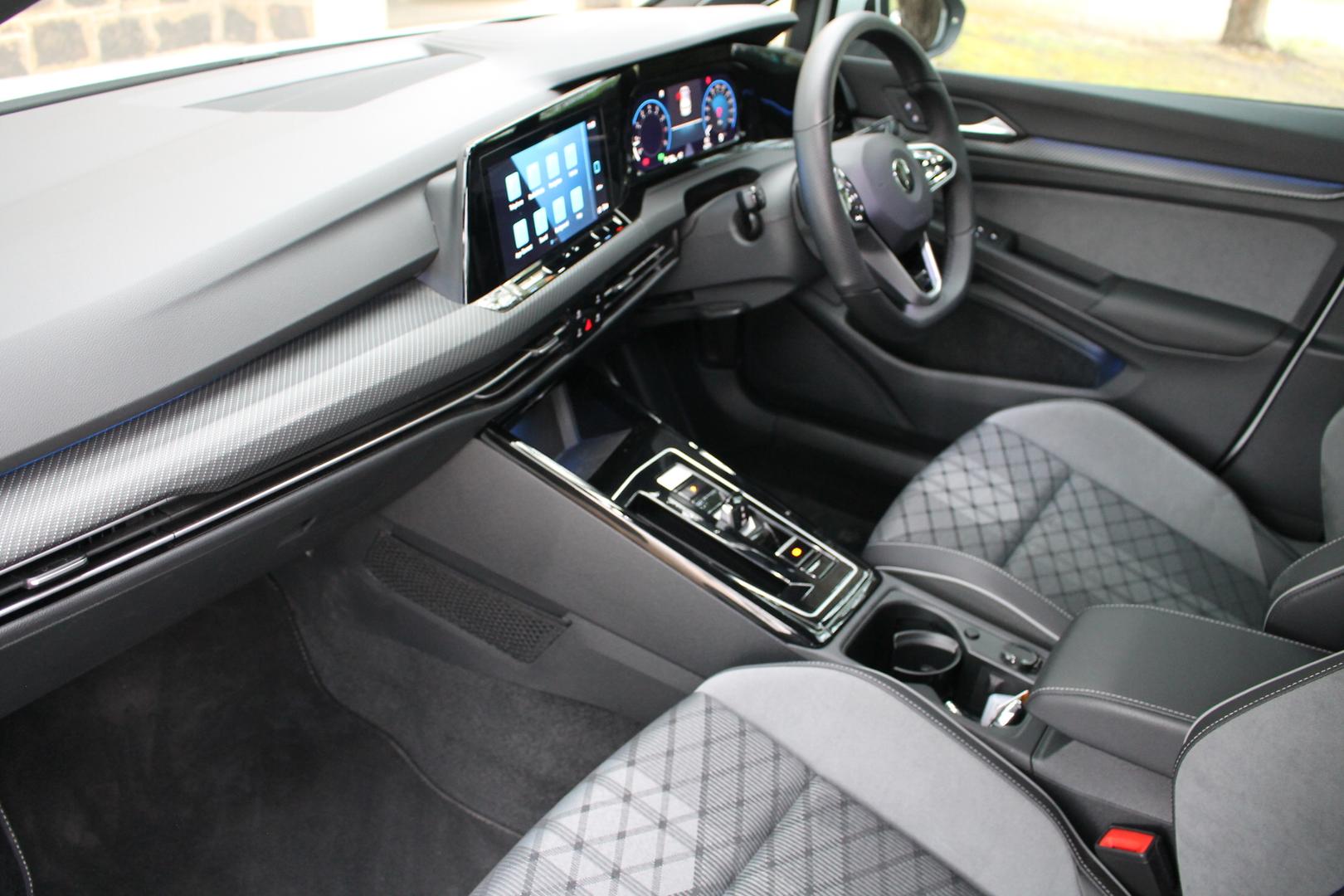 2023 Volkswagen Golf 110TSI RLine — photo 15