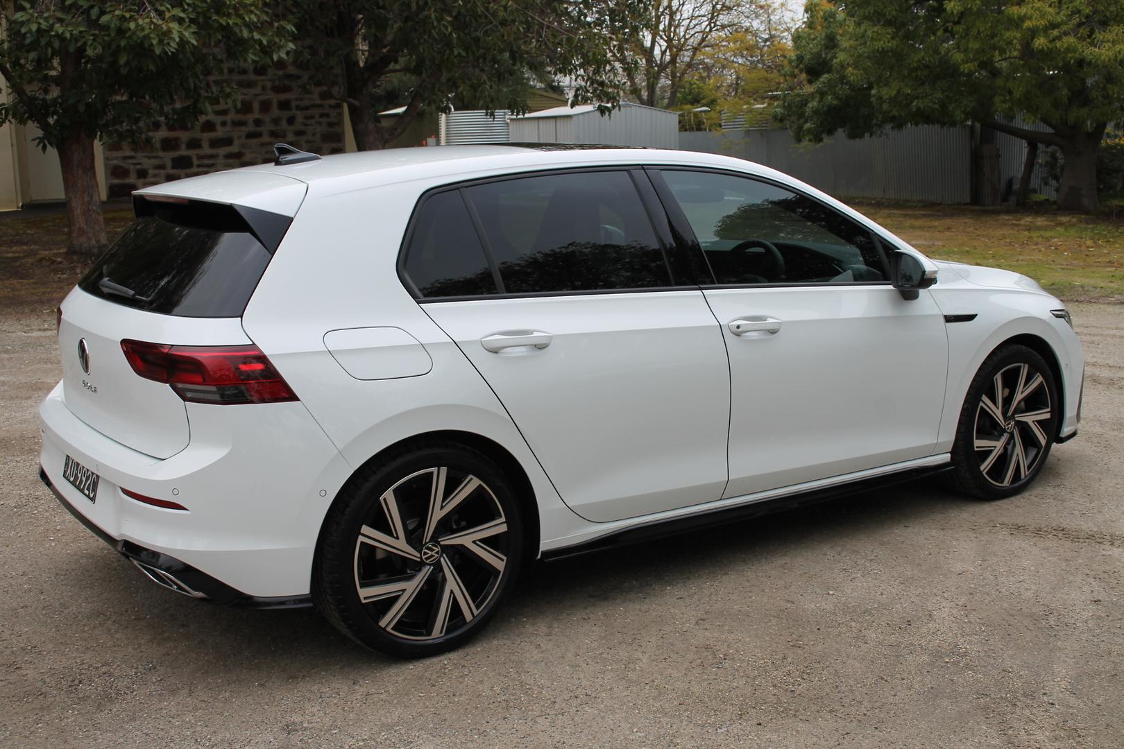 2023 Volkswagen Golf 110TSI RLine — photo 4