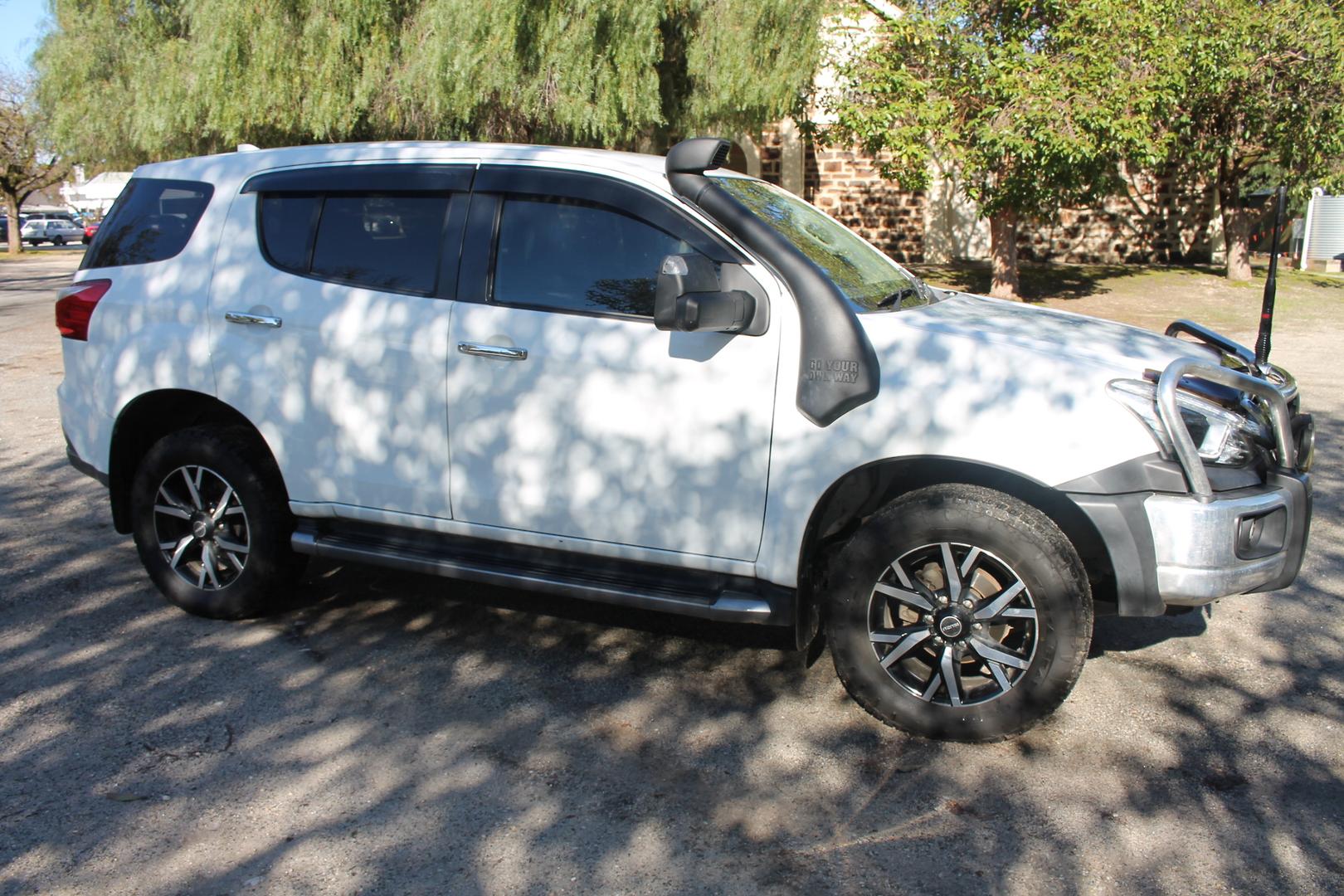 2019 Isuzu MU-X LSU — photo 4