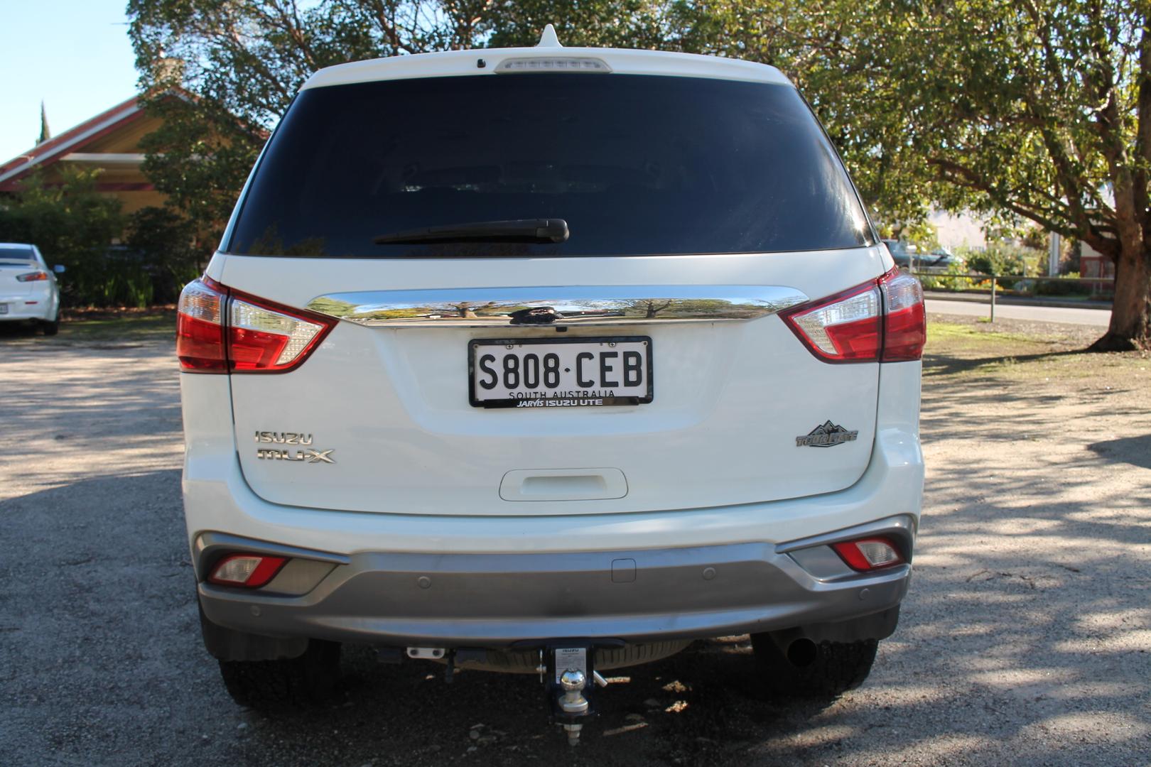 2019 Isuzu MU-X LSU — photo 8
