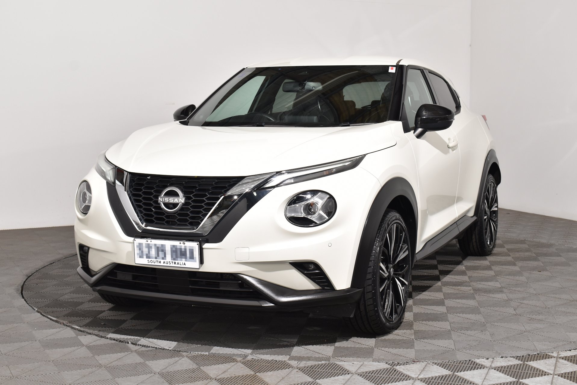 2022 Nissan JUKE Ti — photo 13