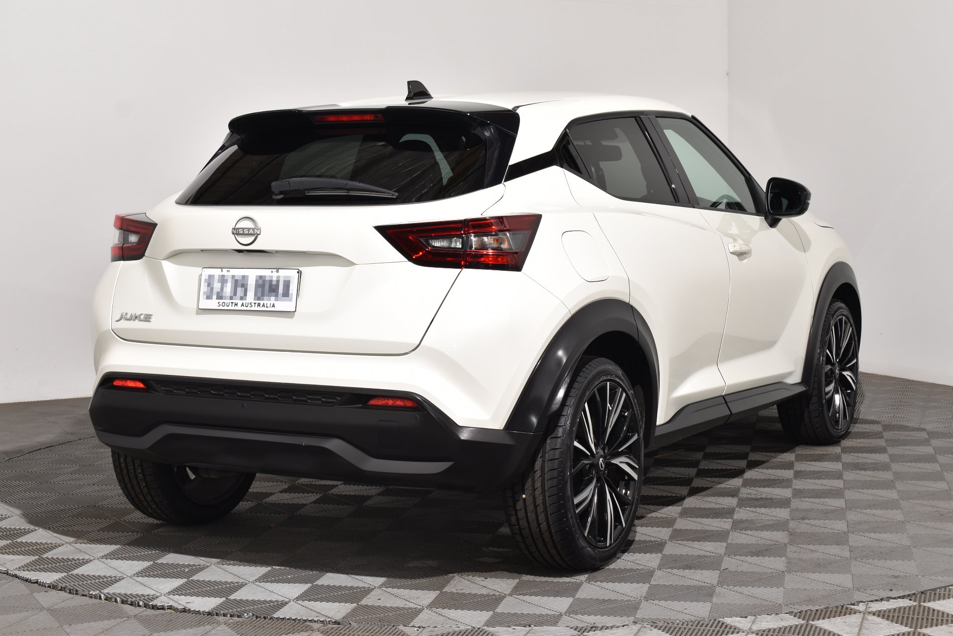 2022 Nissan JUKE Ti — photo 14