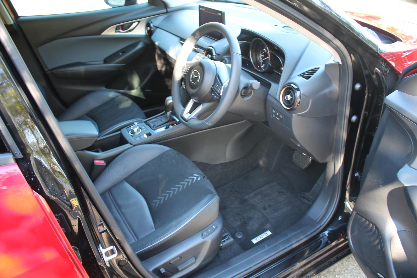 2025 Mazda CX-3 G20 GT SP — photo 10