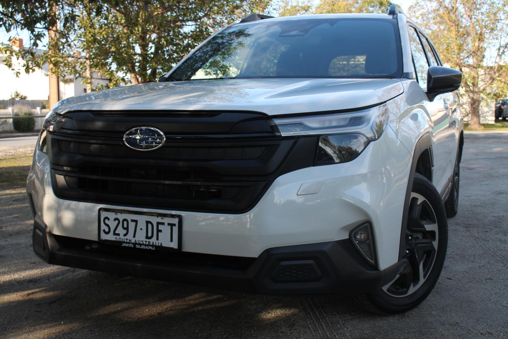 2025 Subaru Forester — photo 2