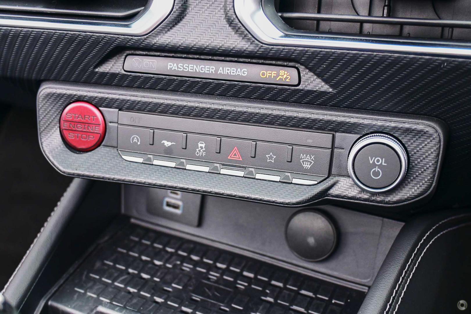 2025 Ford Mustang GT — photo 15