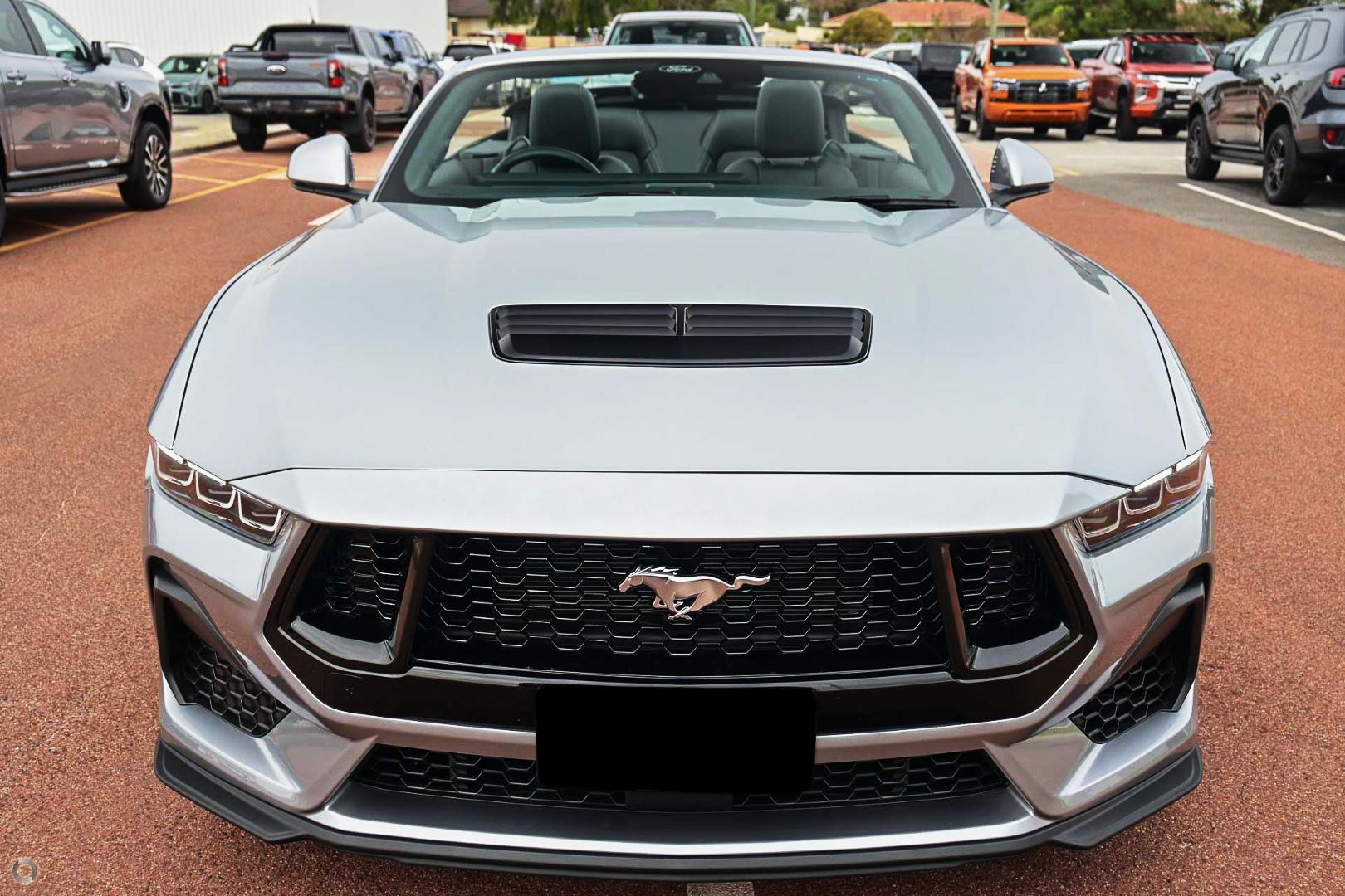 2025 Ford Mustang GT — photo 2