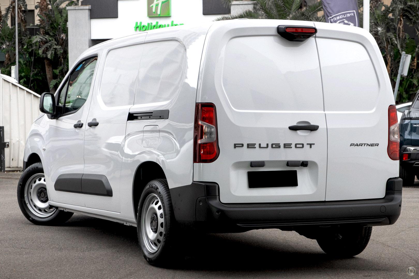 2026 Peugeot Partner Pro — photo 4