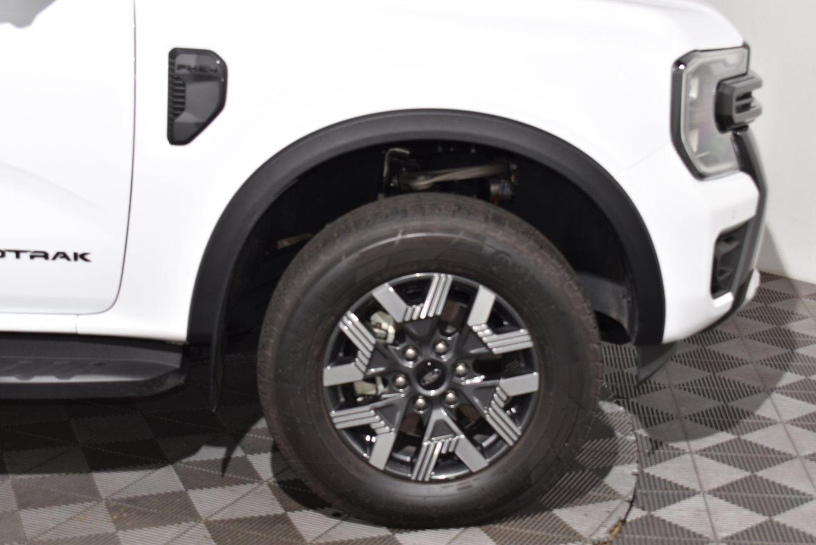 2025 Ford Ranger PHEV Wildtrak — photo 18