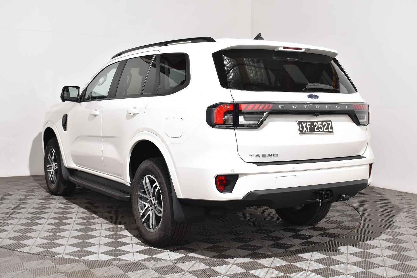 2025 Ford Everest Trend — photo 2