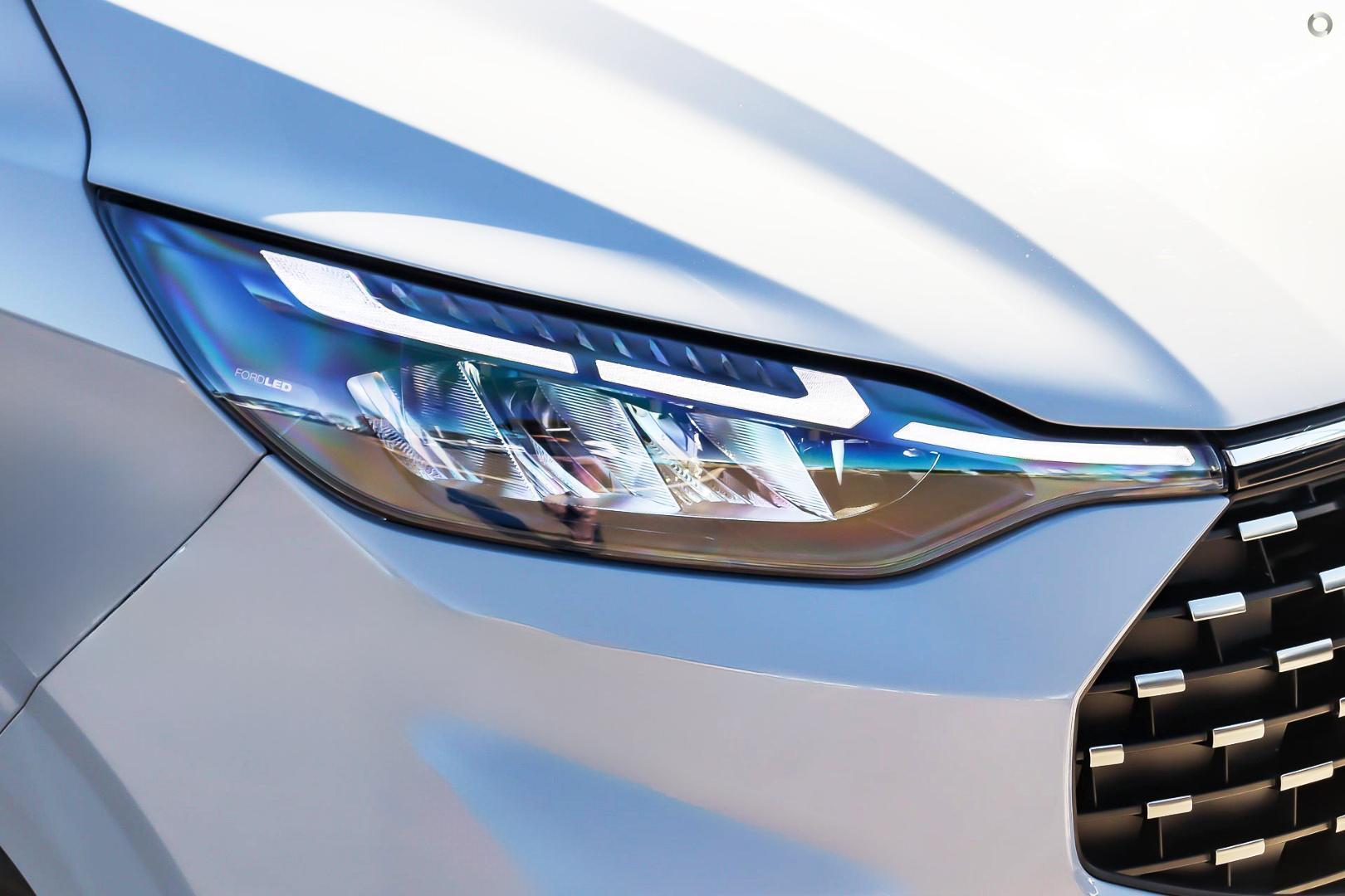 2025 Ford Tourneo Titanium X — photo 7