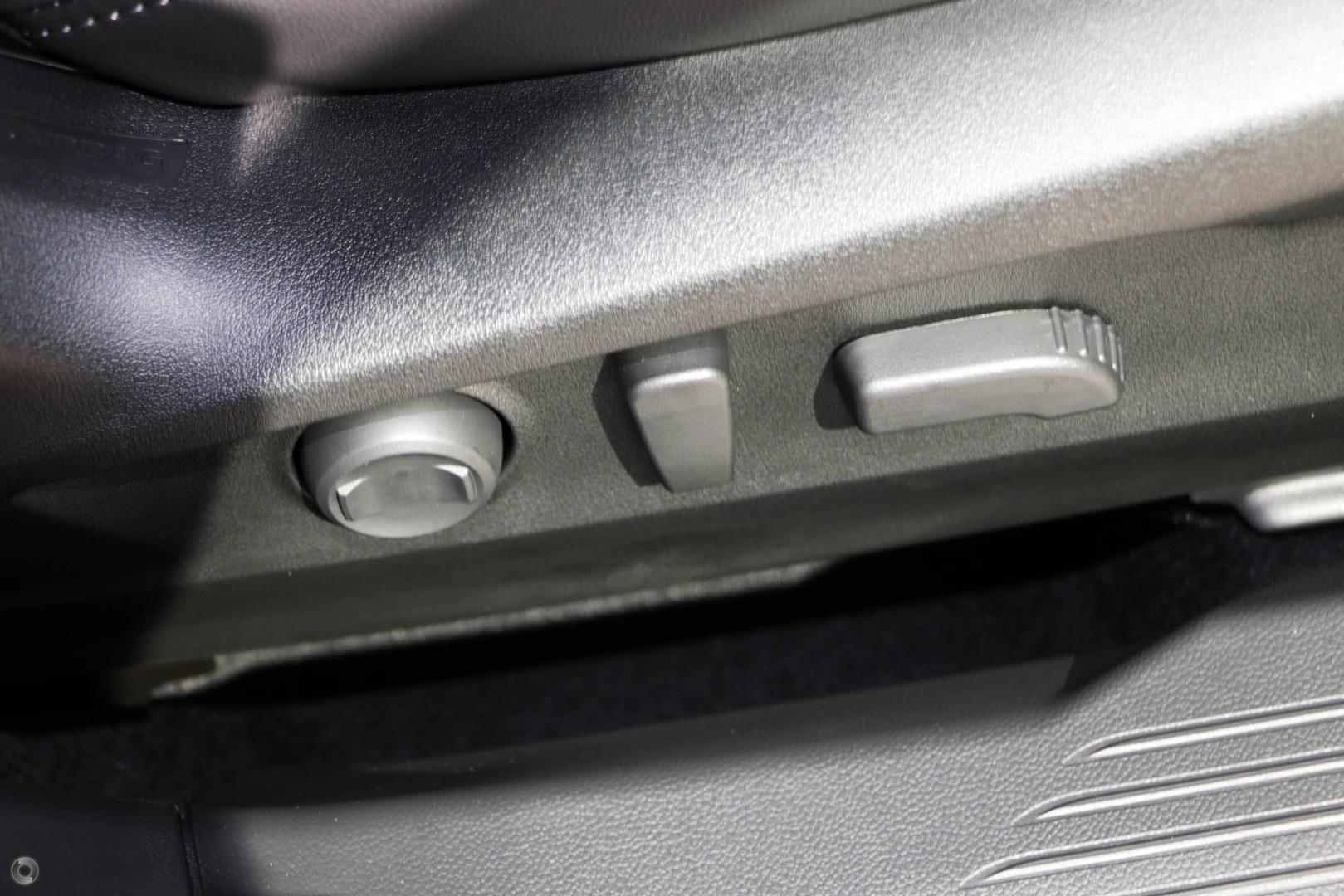 2025 Subaru Outback AWD Touring XT — photo 11