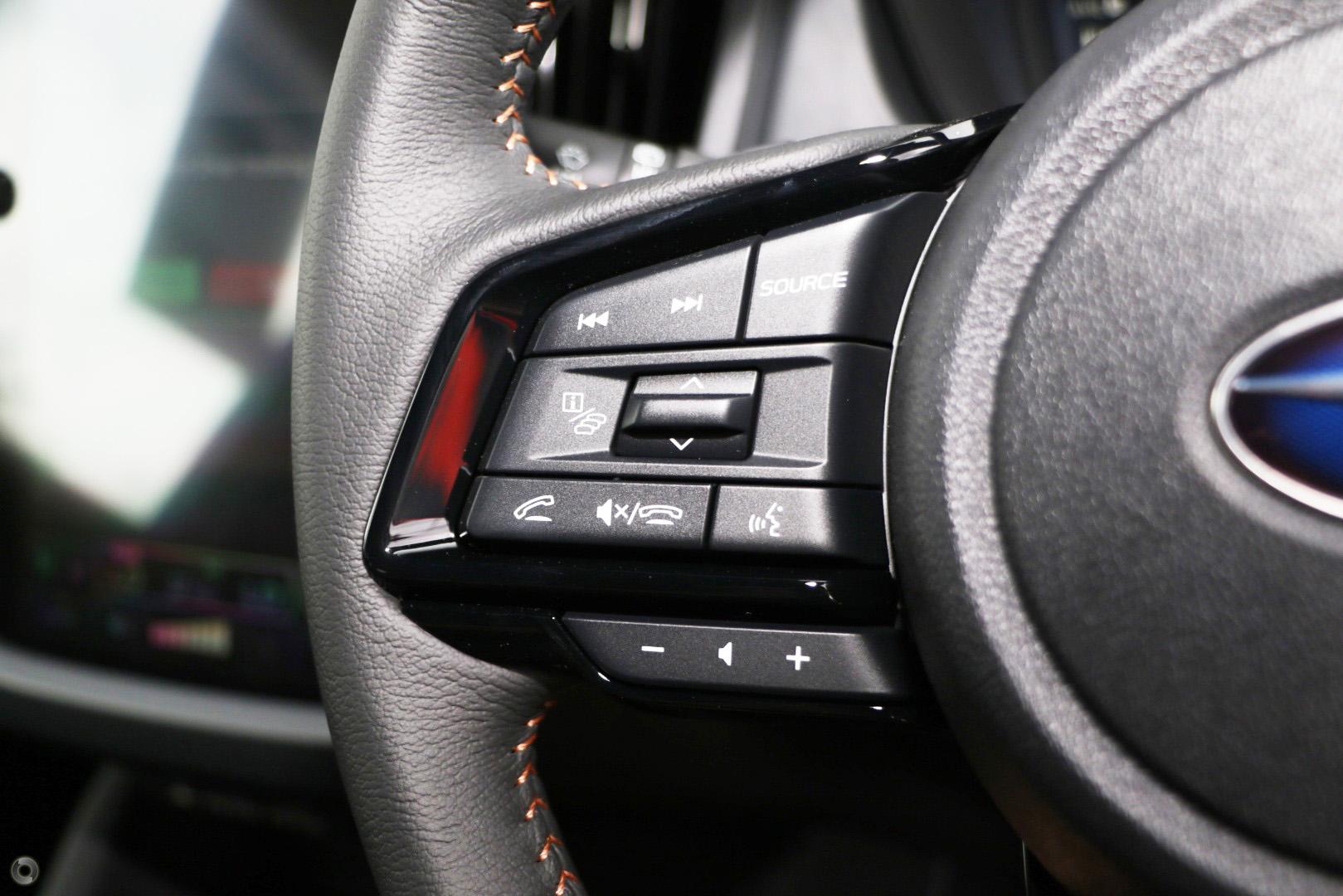 2025 Subaru Forester Hybrid Touring — photo 13