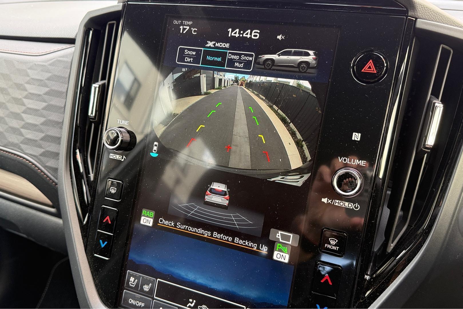 2025 Subaru Forester Touring — photo 16