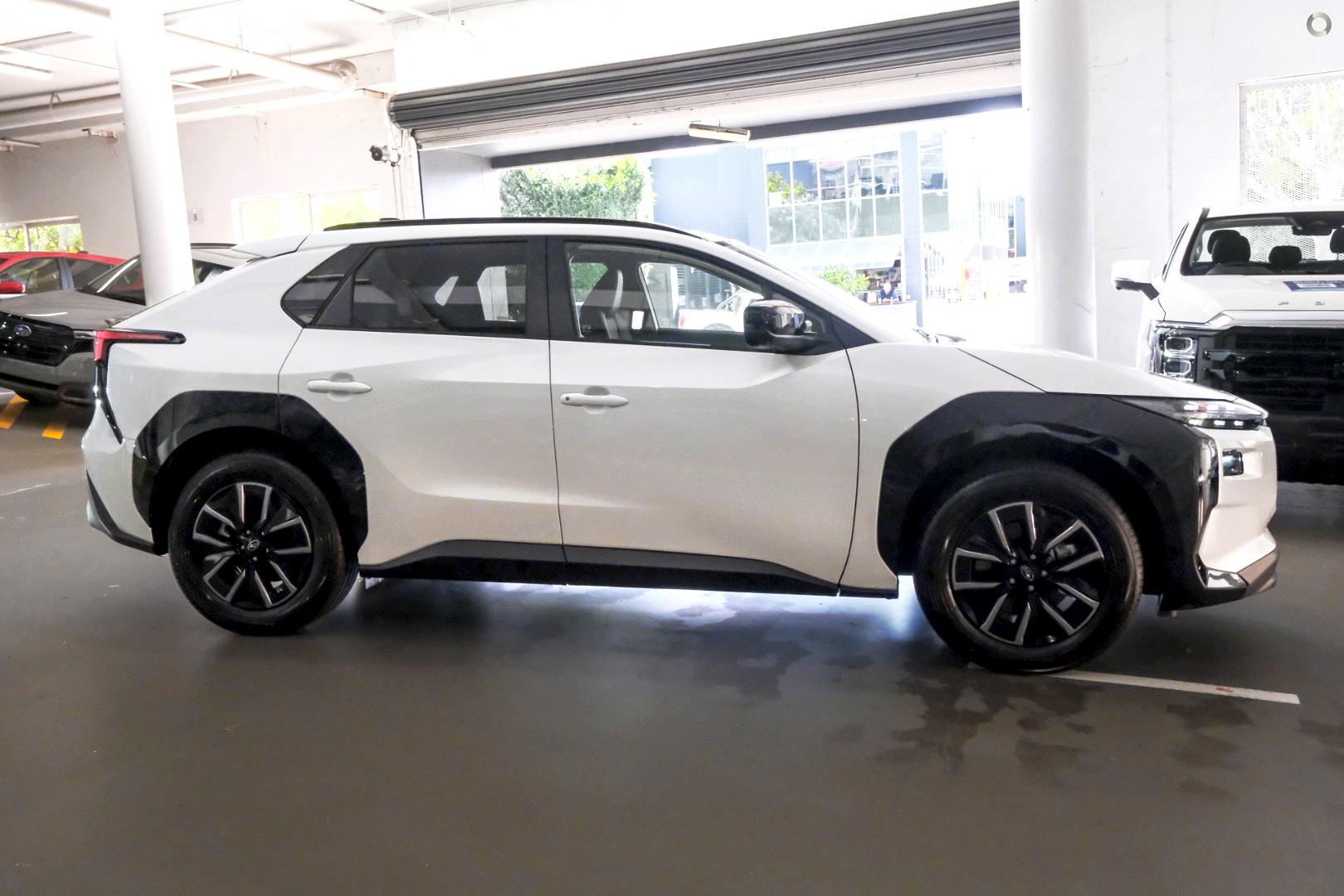 2026 Subaru Solterra AWD — photo 5