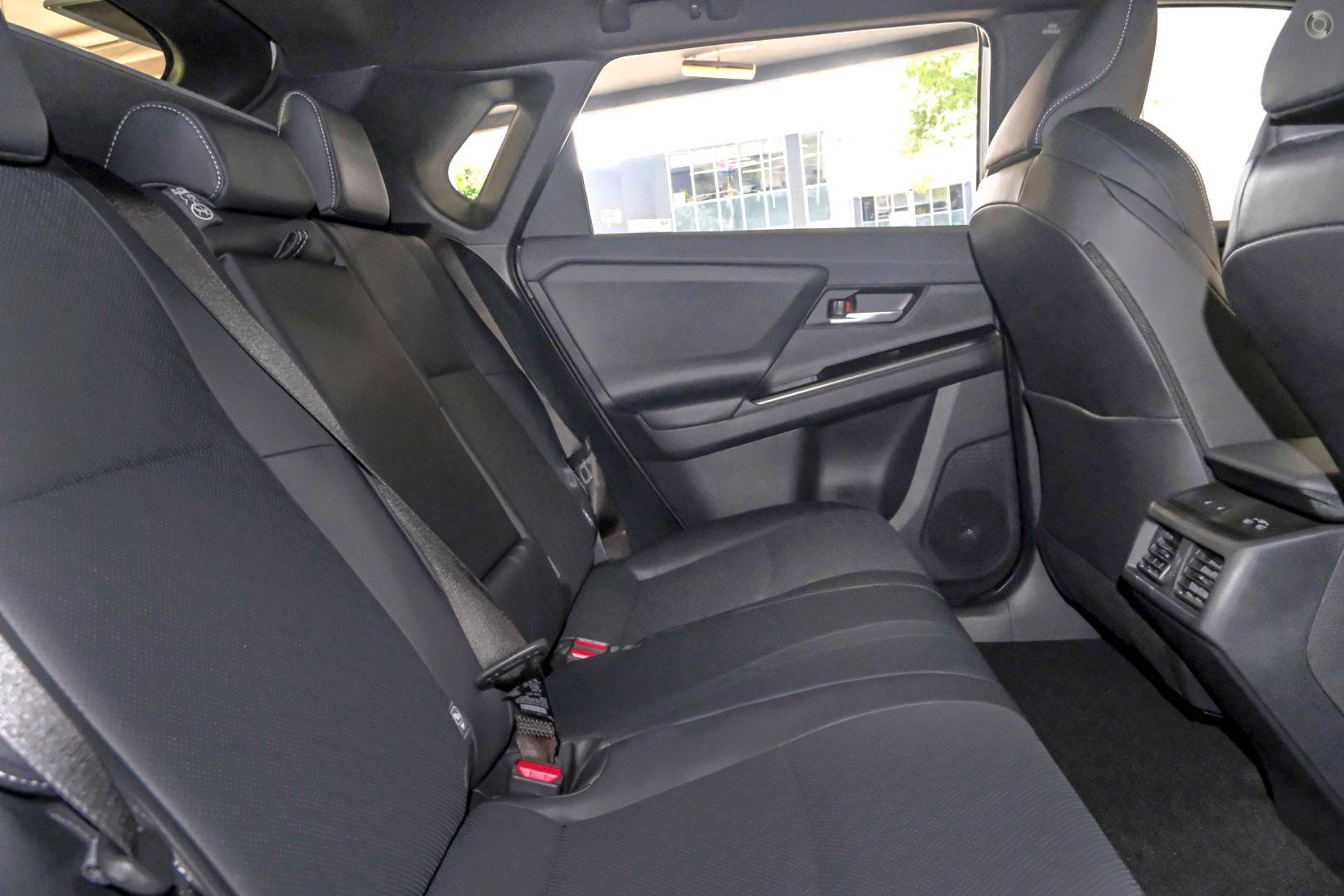 2026 Subaru Solterra AWD — photo 8