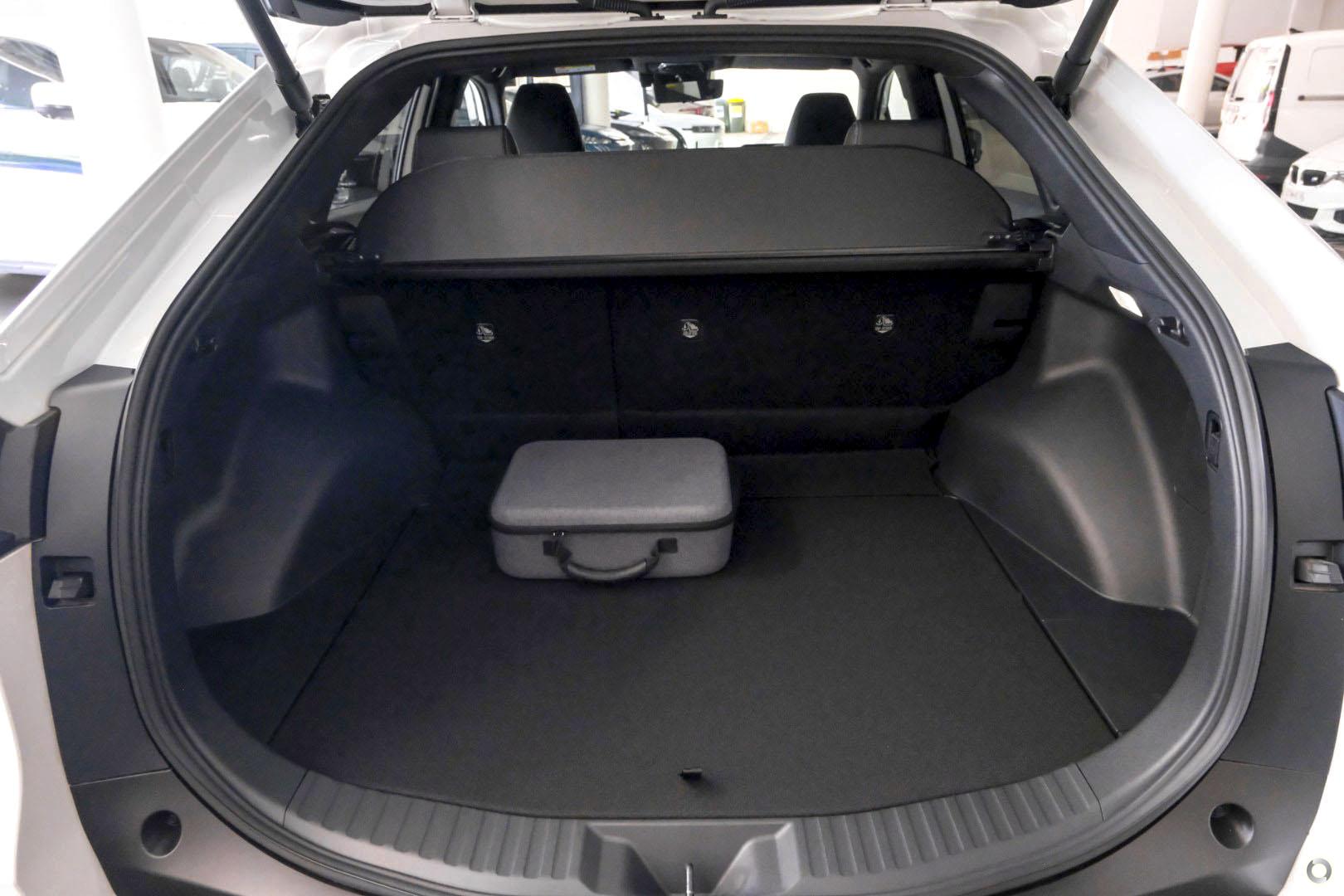 2026 Subaru Solterra AWD — photo 9
