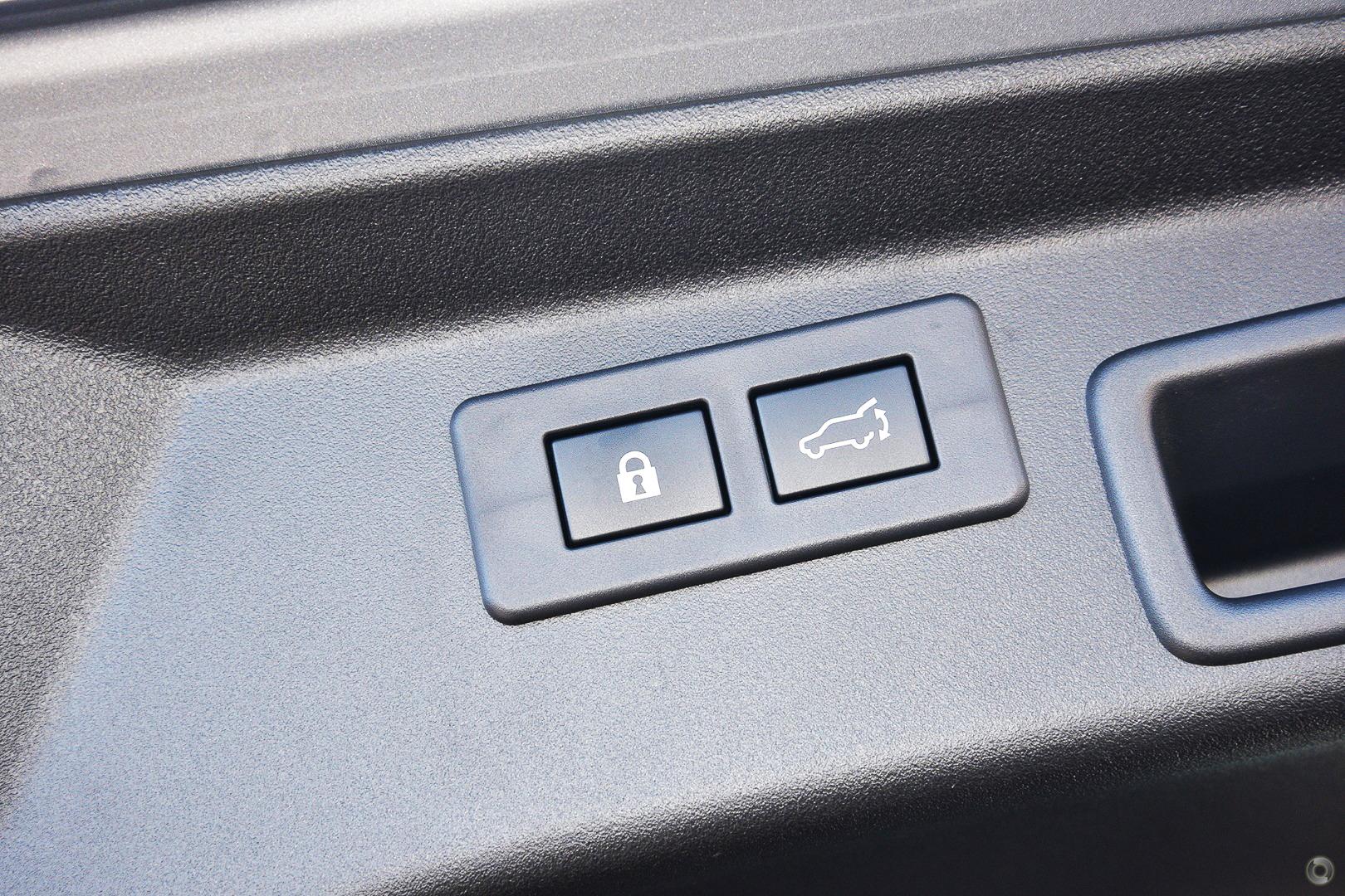 2026 Subaru Outback AWD — photo 10