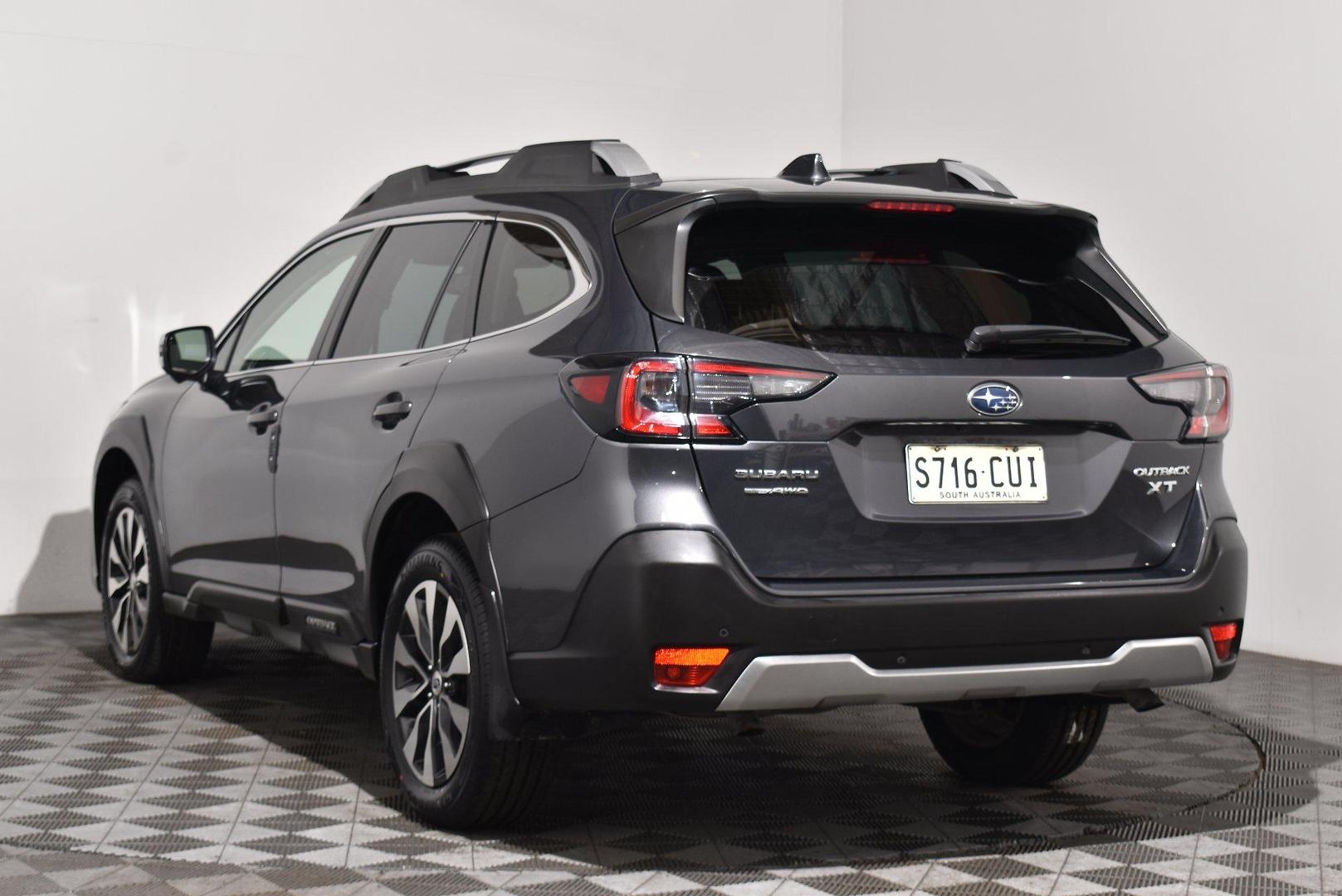 2023 Subaru Outback AWD Touring XT — photo 2