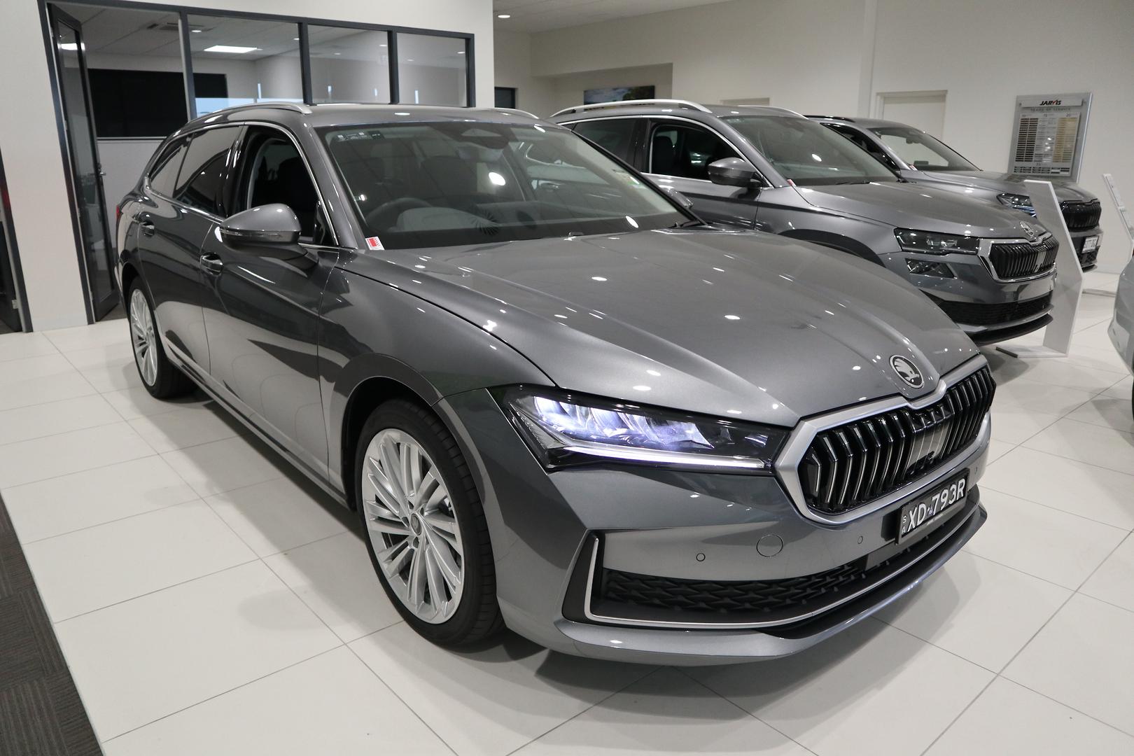 2026 Demo SKODA Superb Select PHEV