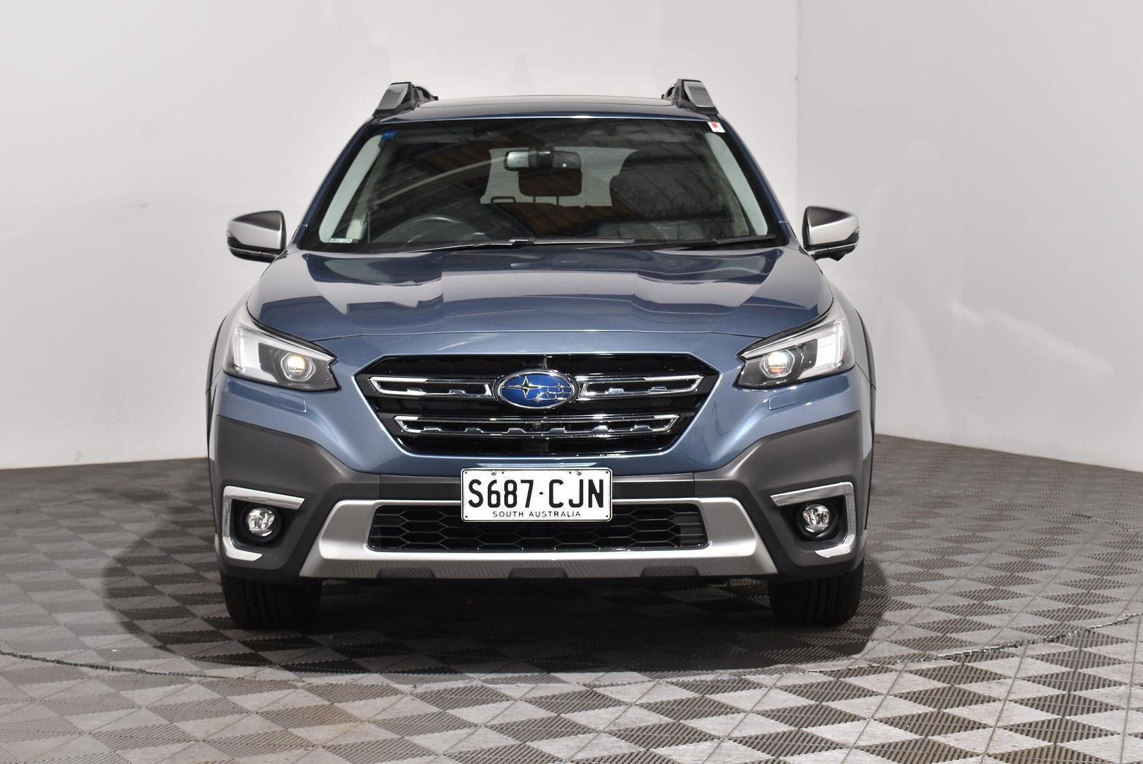 2021 Subaru Outback AWD Touring — photo 3
