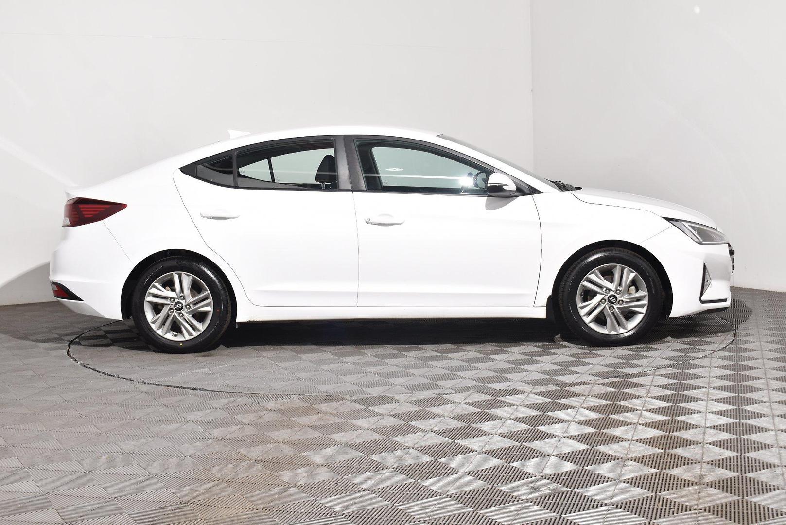 2019 Hyundai Elantra Active — photo 10