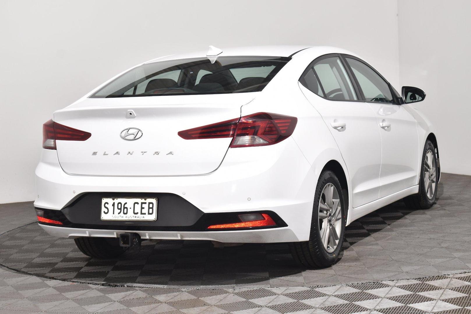 2019 Hyundai Elantra Active — photo 14