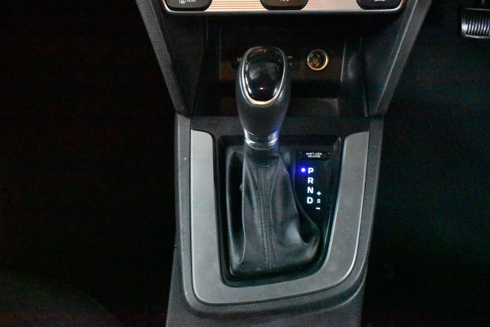 2019 Hyundai Elantra Active — photo 20