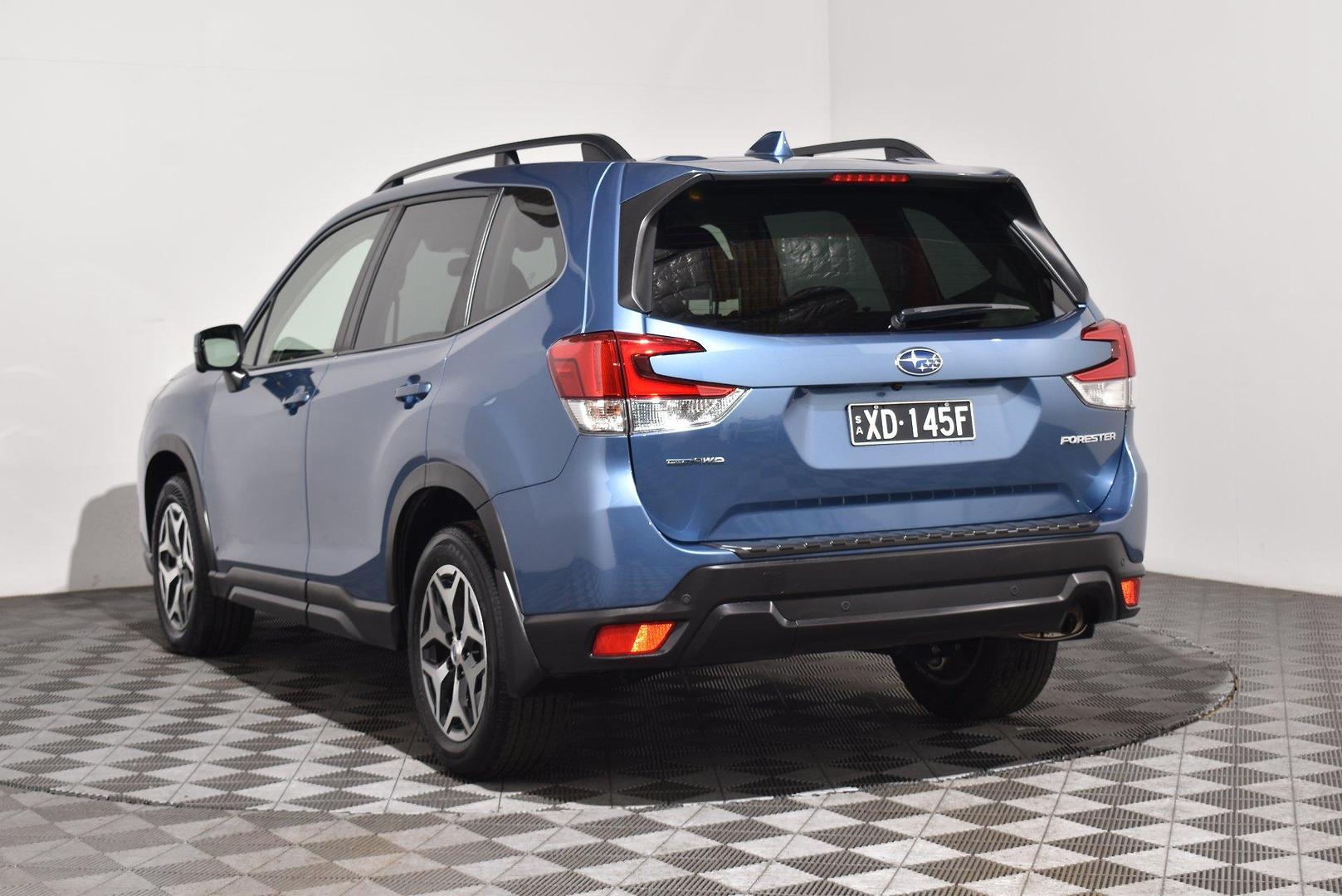 2020 Subaru Forester 25iL — photo 2