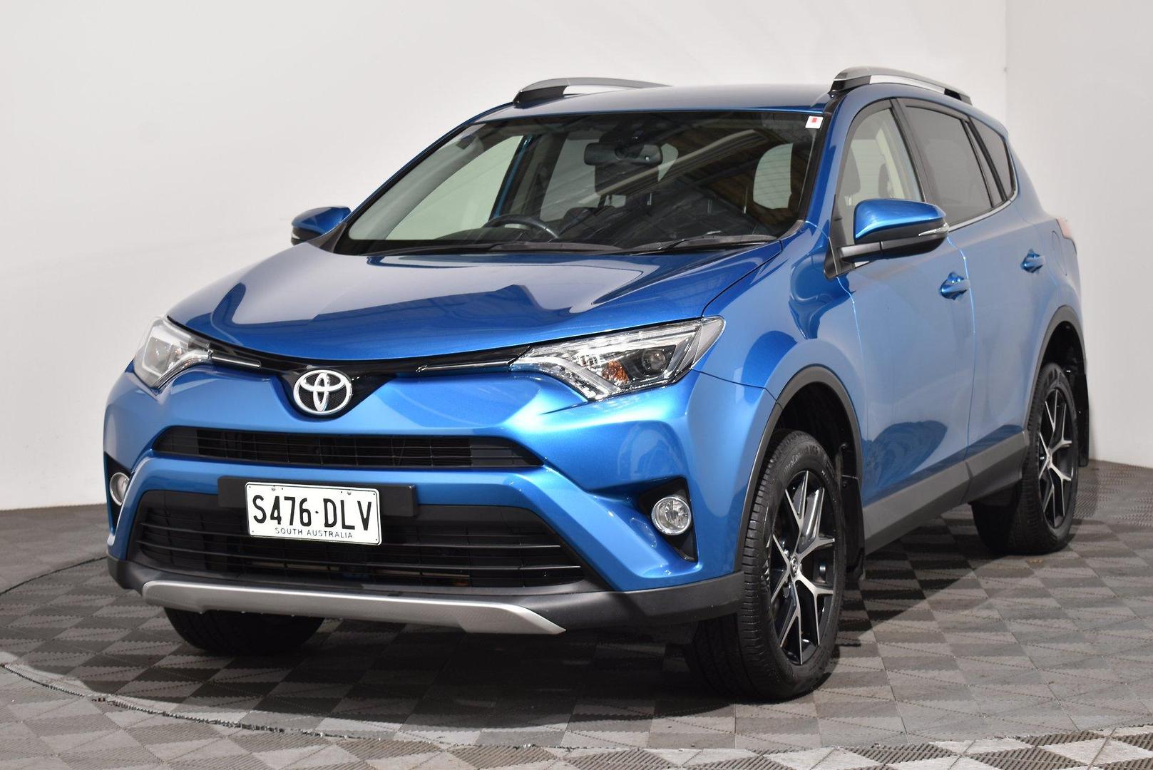 2016 Toyota RAV4 GXL — photo 13