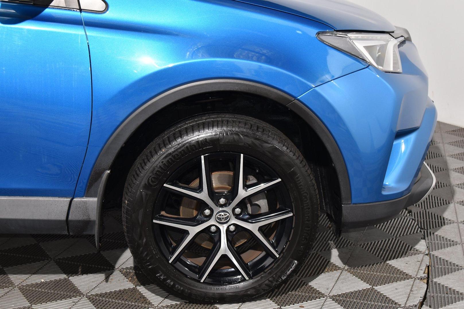 2016 Toyota RAV4 GXL — photo 18
