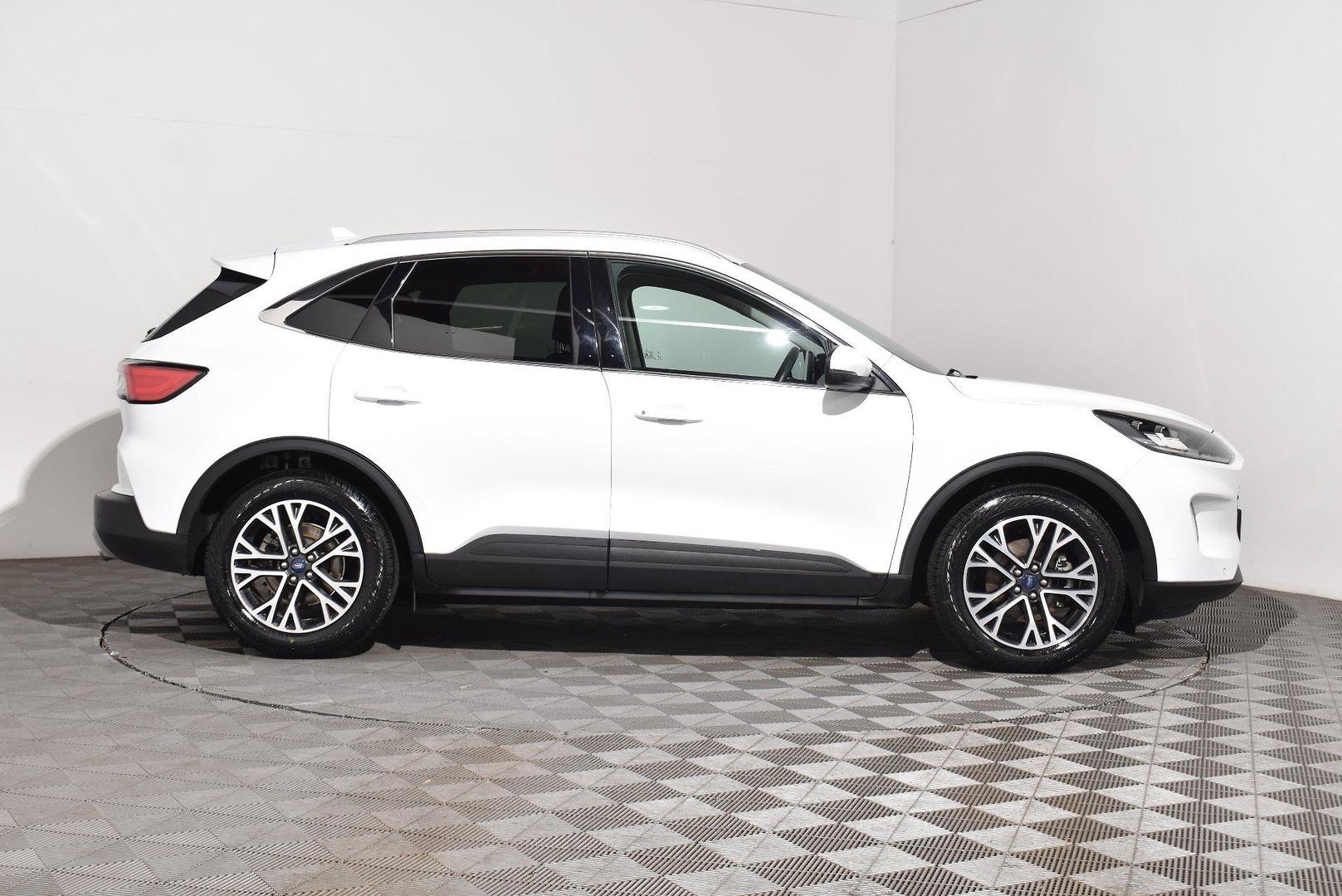 2020 Ford Escape — photo 10