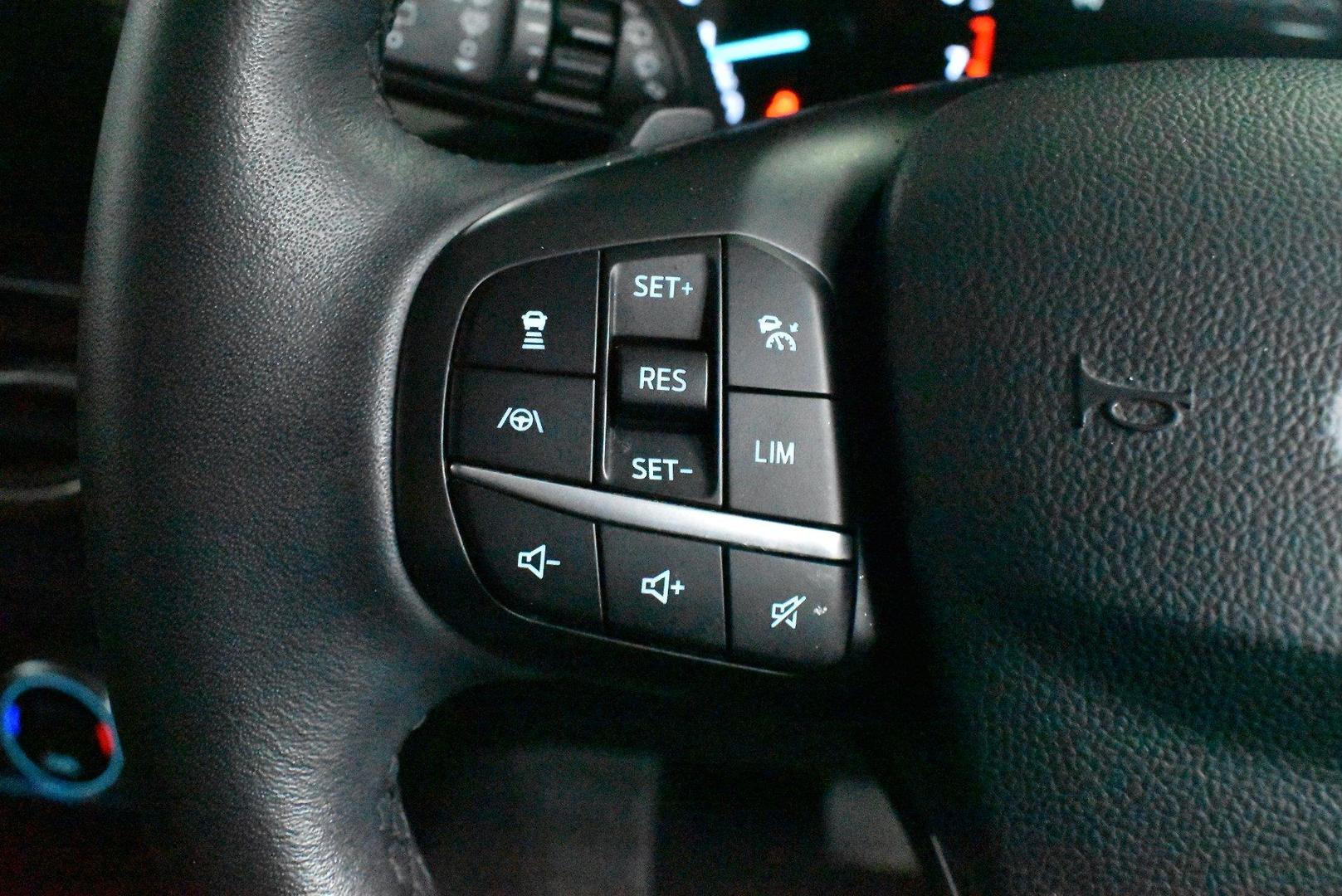 2020 Ford Escape — photo 21