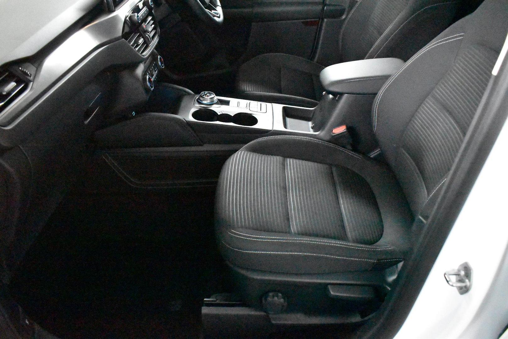 2020 Ford Escape — photo 7