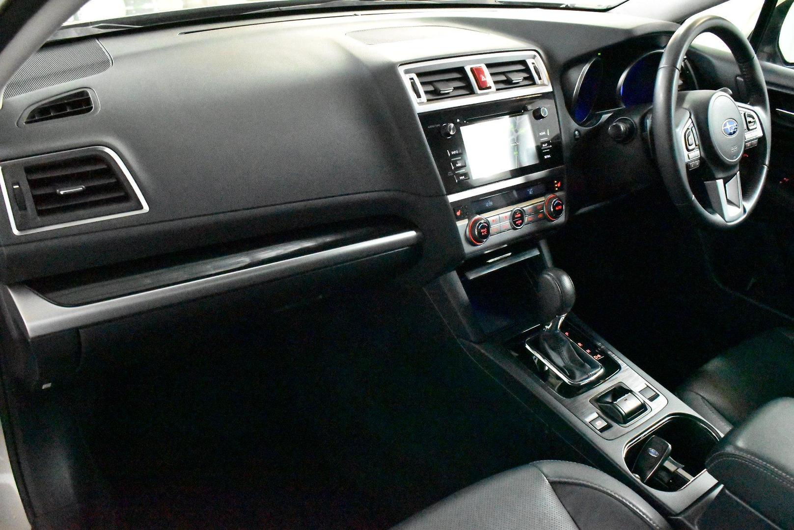 2015 Subaru Liberty 25i Premium — photo 6