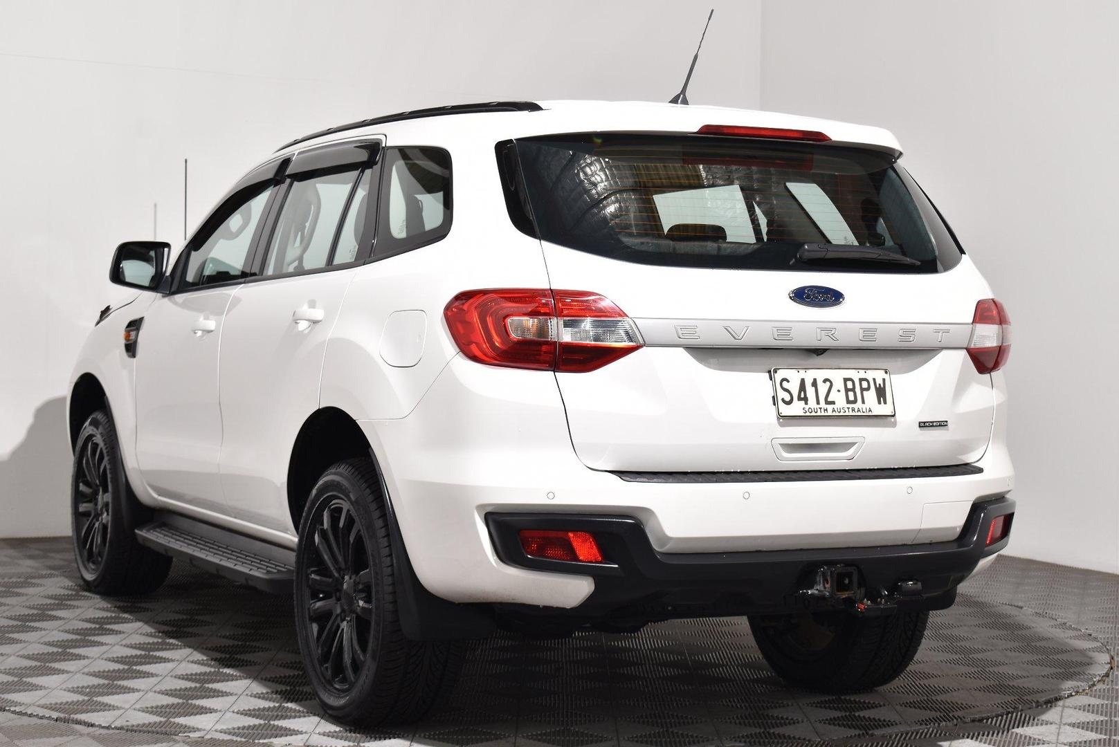 2017 Ford Everest Ambiente — photo 2