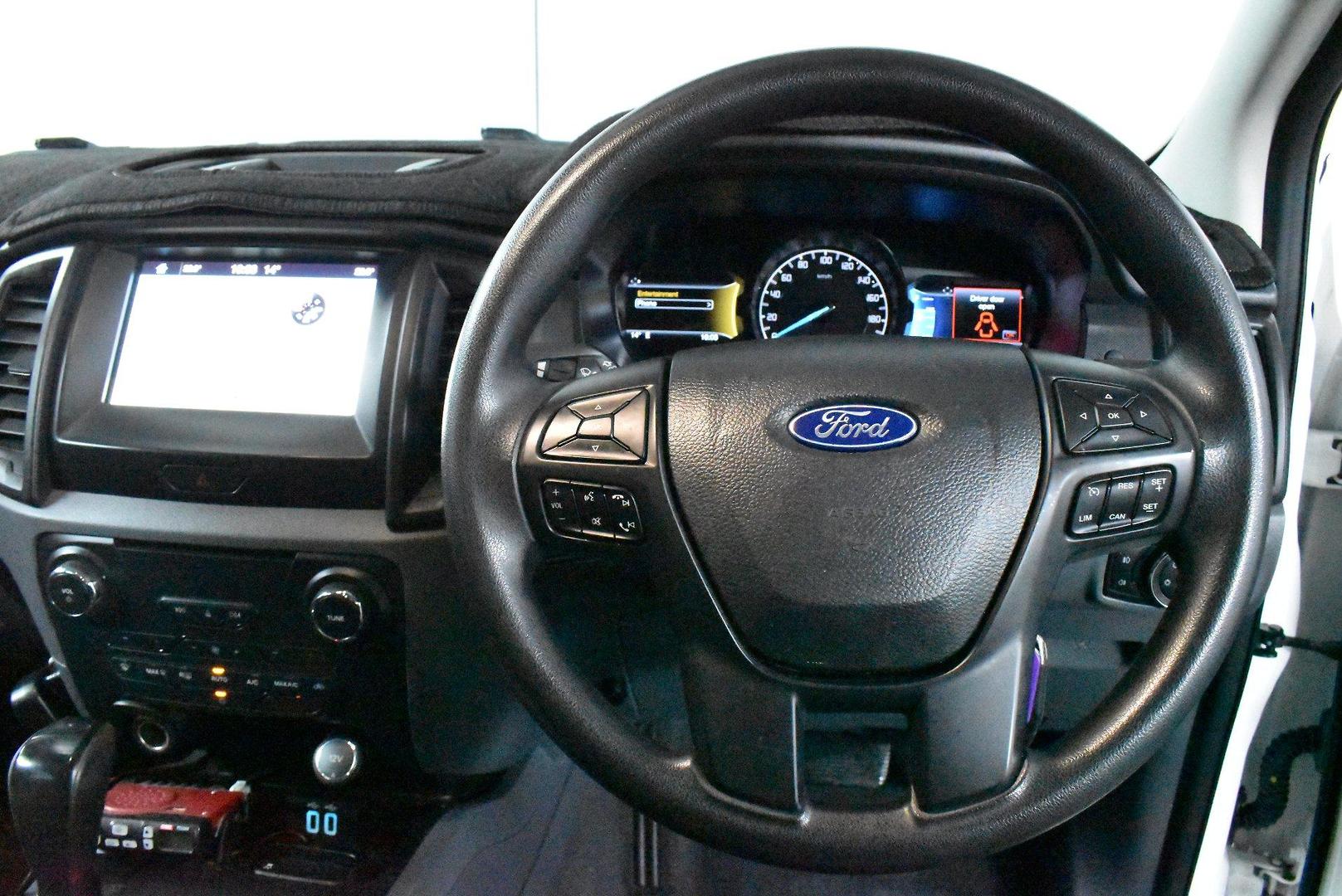 2017 Ford Everest Ambiente — photo 5