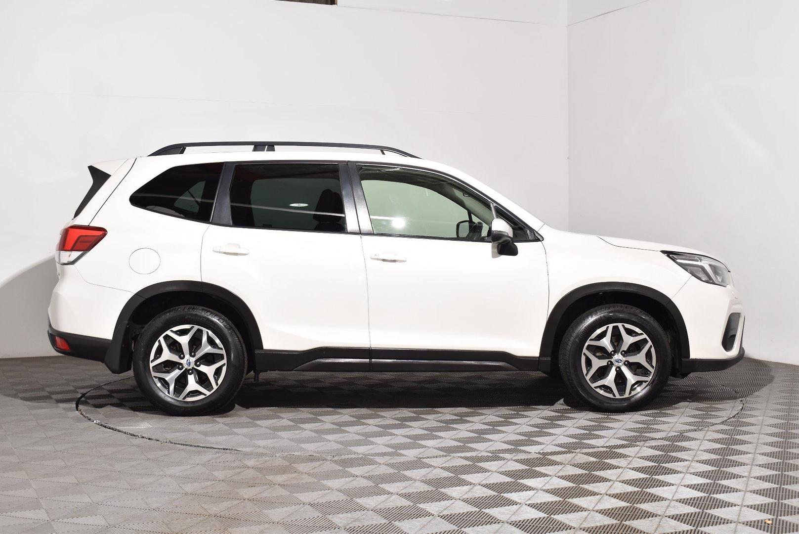 2020 Subaru Forester 25iL — photo 10