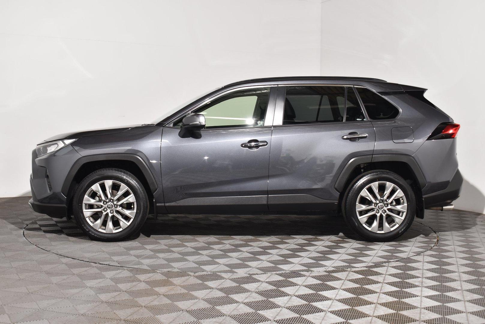 2021 Toyota RAV4 Cruiser — photo 12