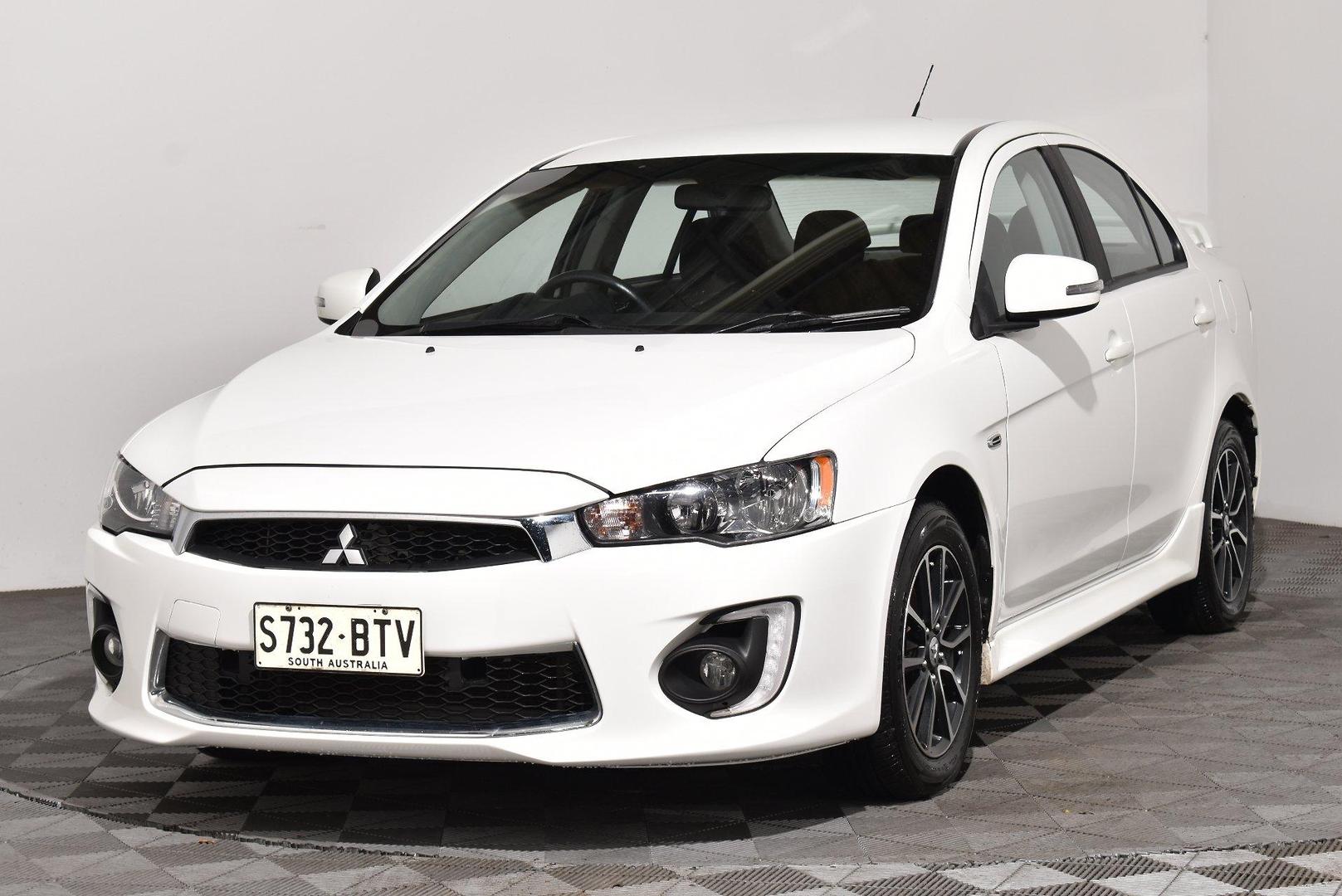 2017 Mitsubishi Lancer ES Sport — photo 13