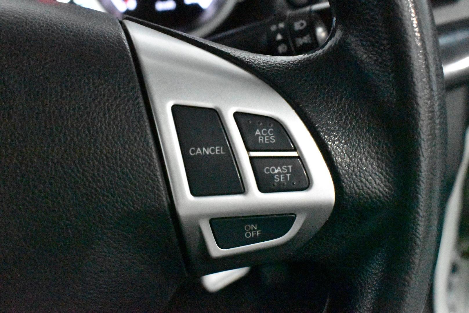 2017 Mitsubishi Lancer ES Sport — photo 22