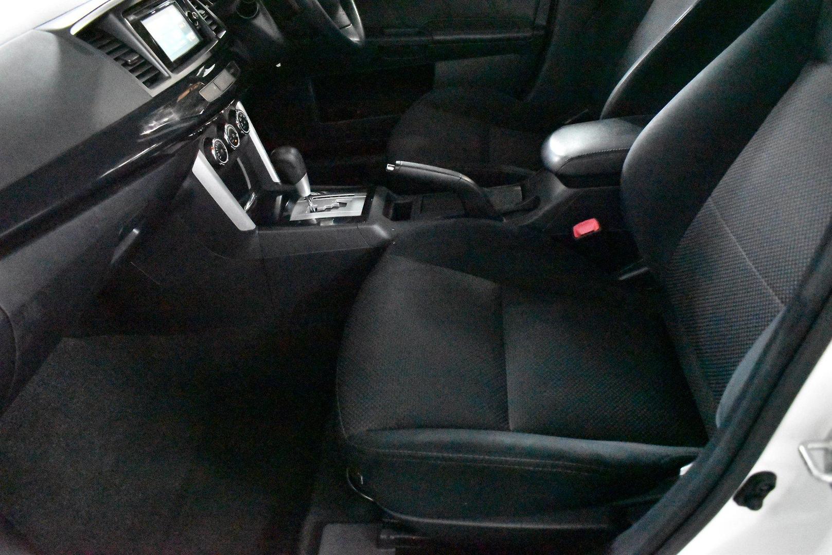 2017 Mitsubishi Lancer ES Sport — photo 7