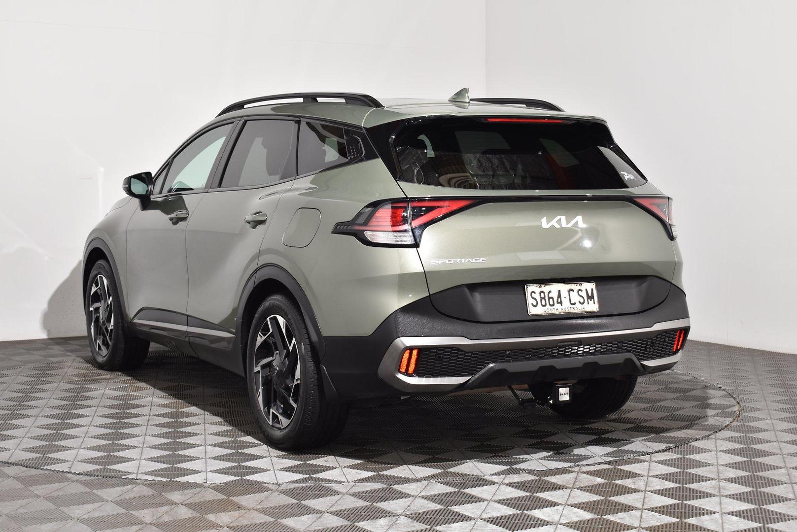 2022 Kia Sportage SX — photo 2