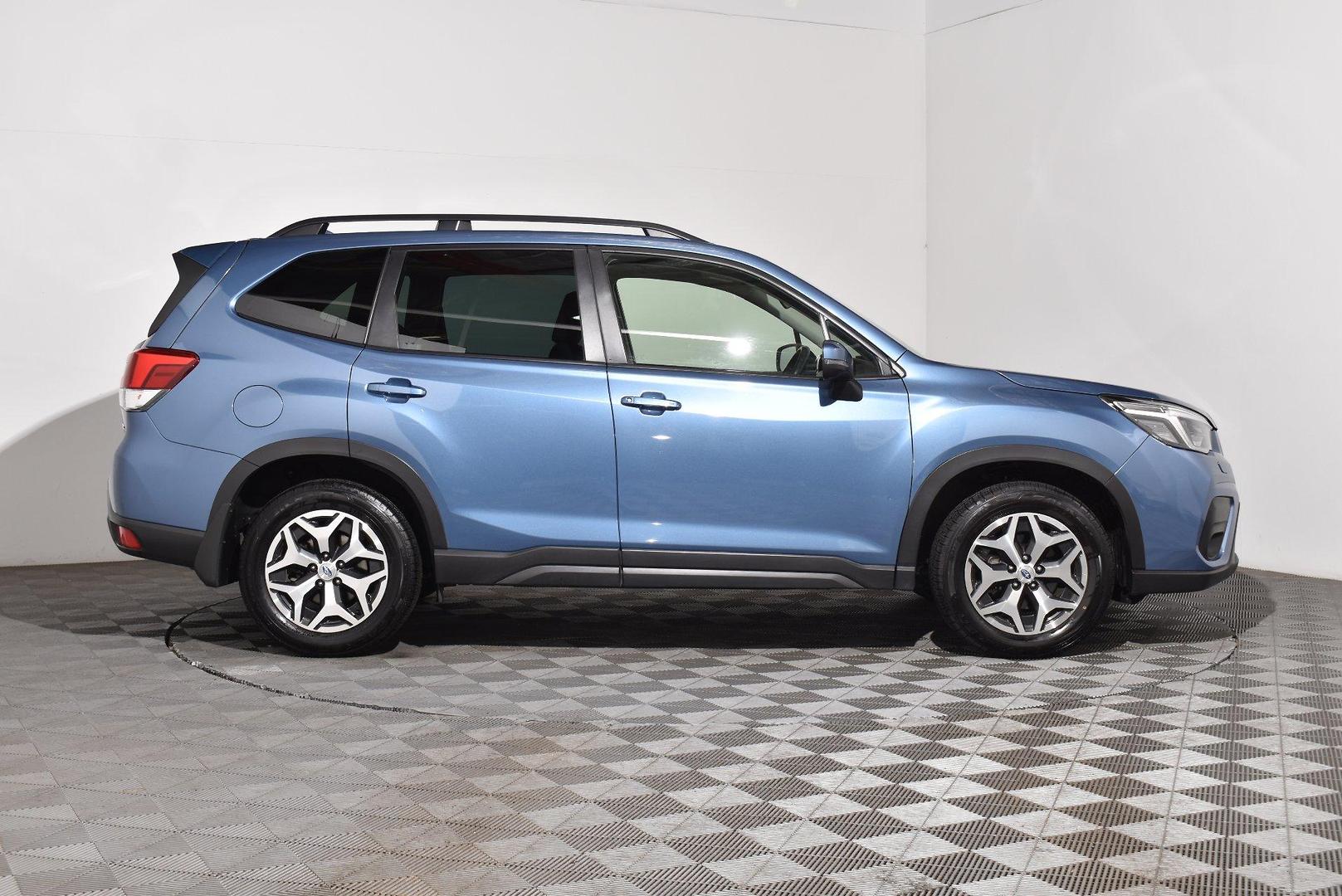 2021 Subaru Forester 25i — photo 10