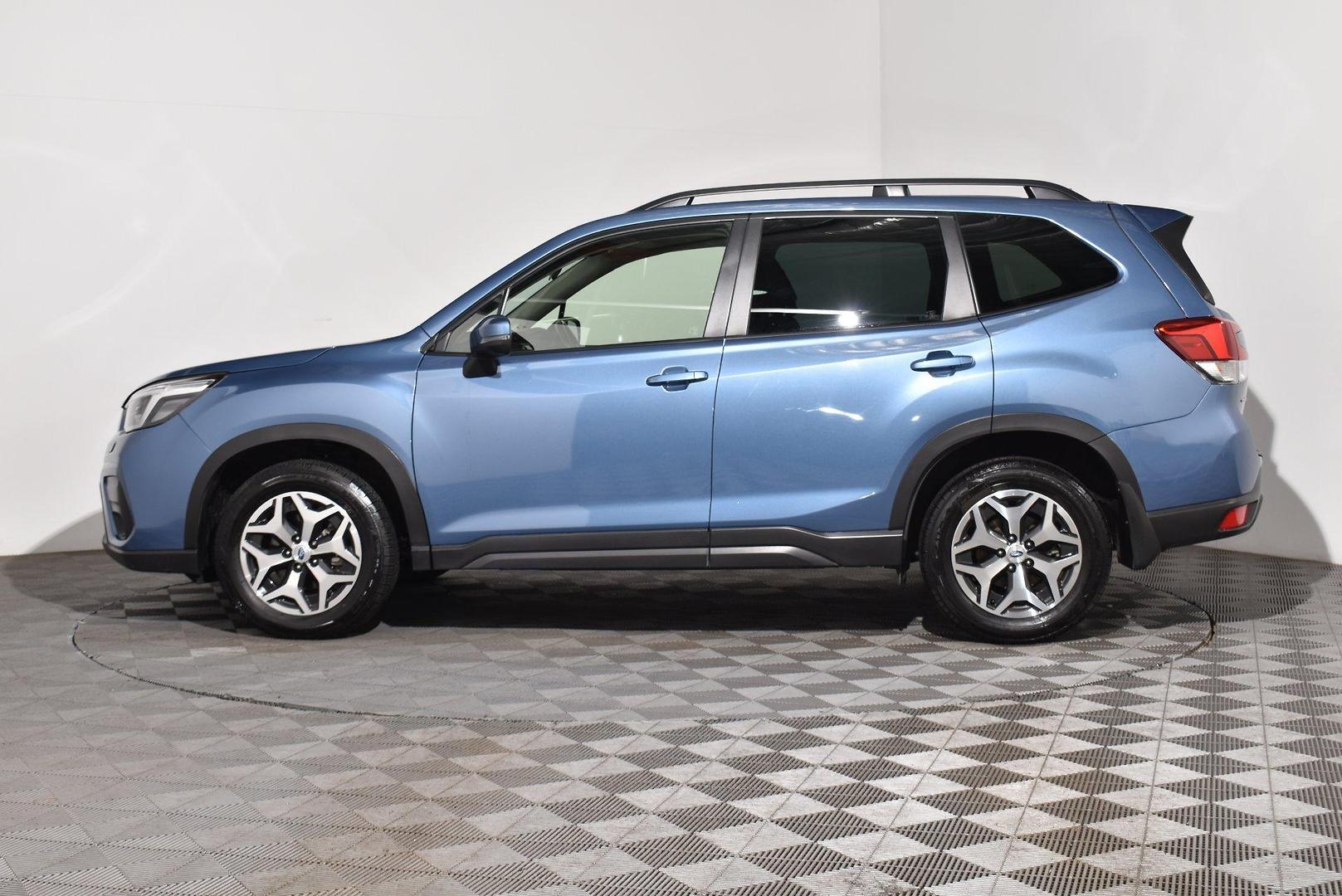2021 Subaru Forester 25i — photo 11