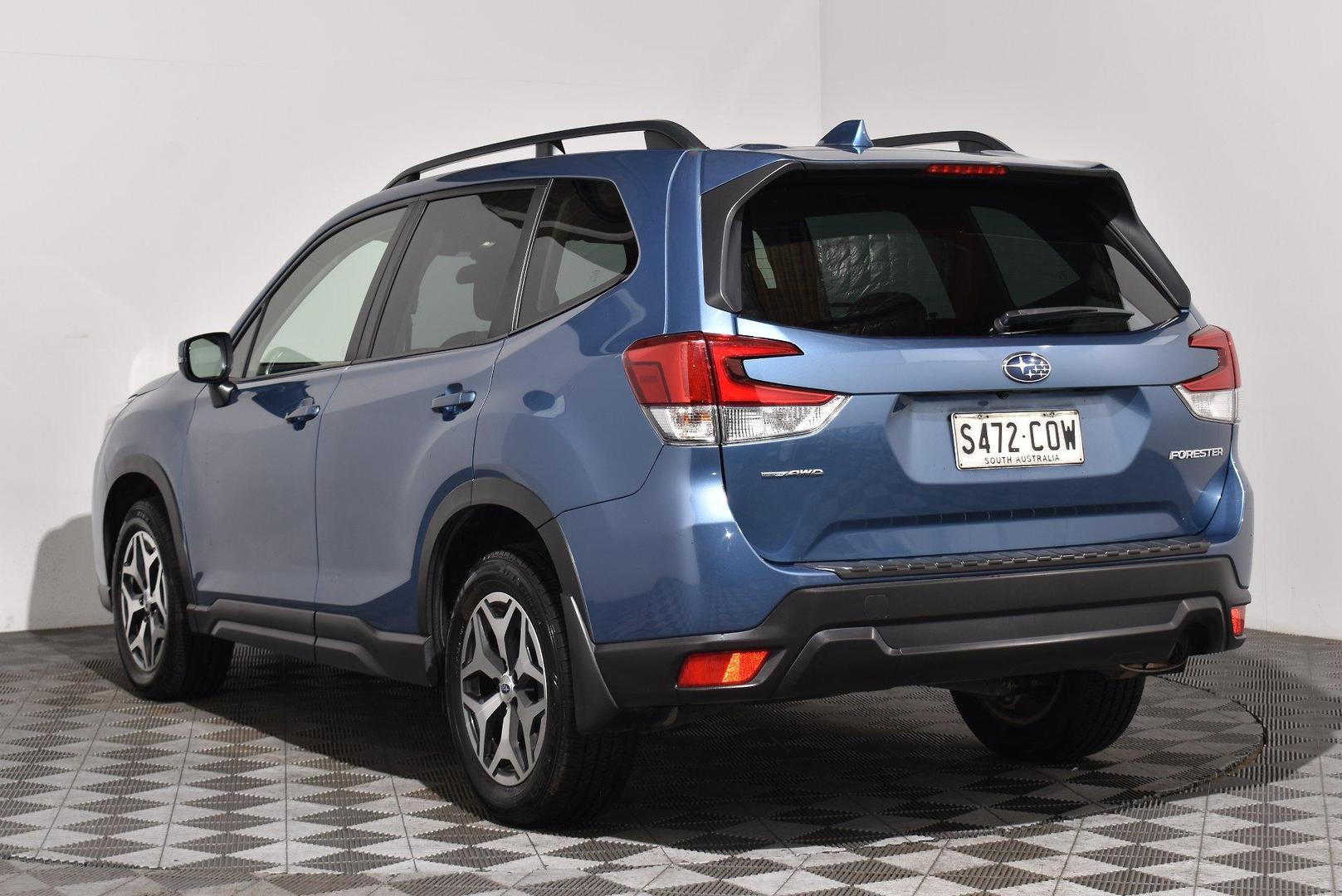 2021 Subaru Forester 25i — photo 2
