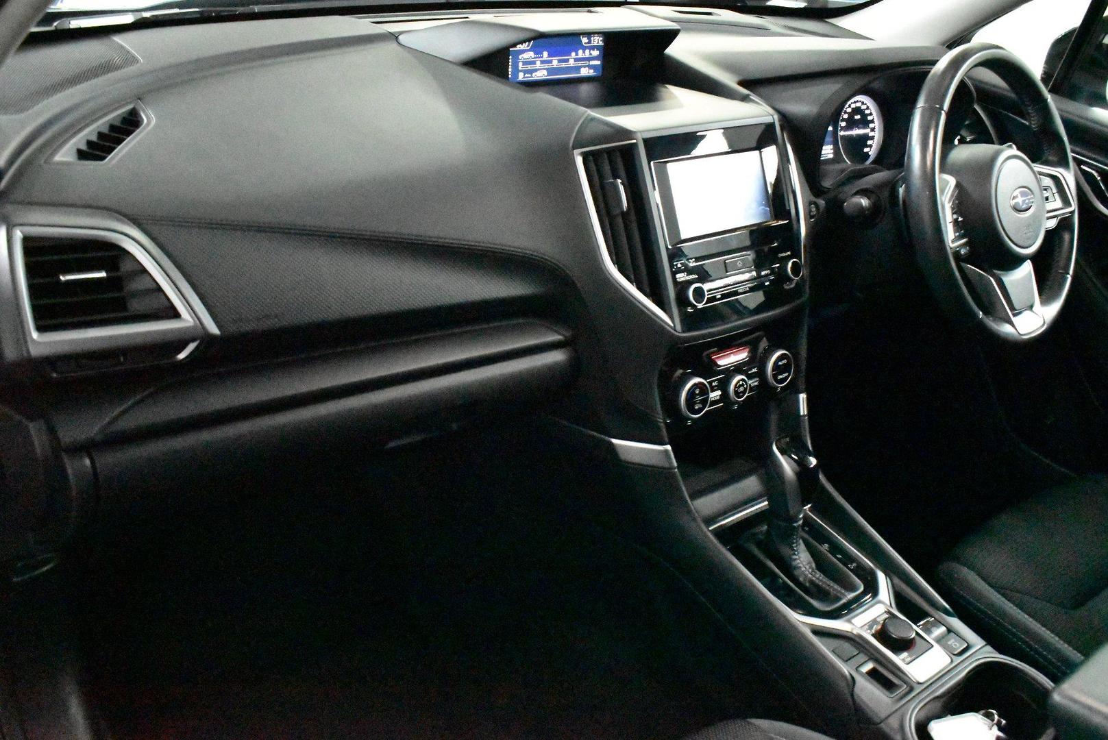 2021 Subaru Forester 25i — photo 6
