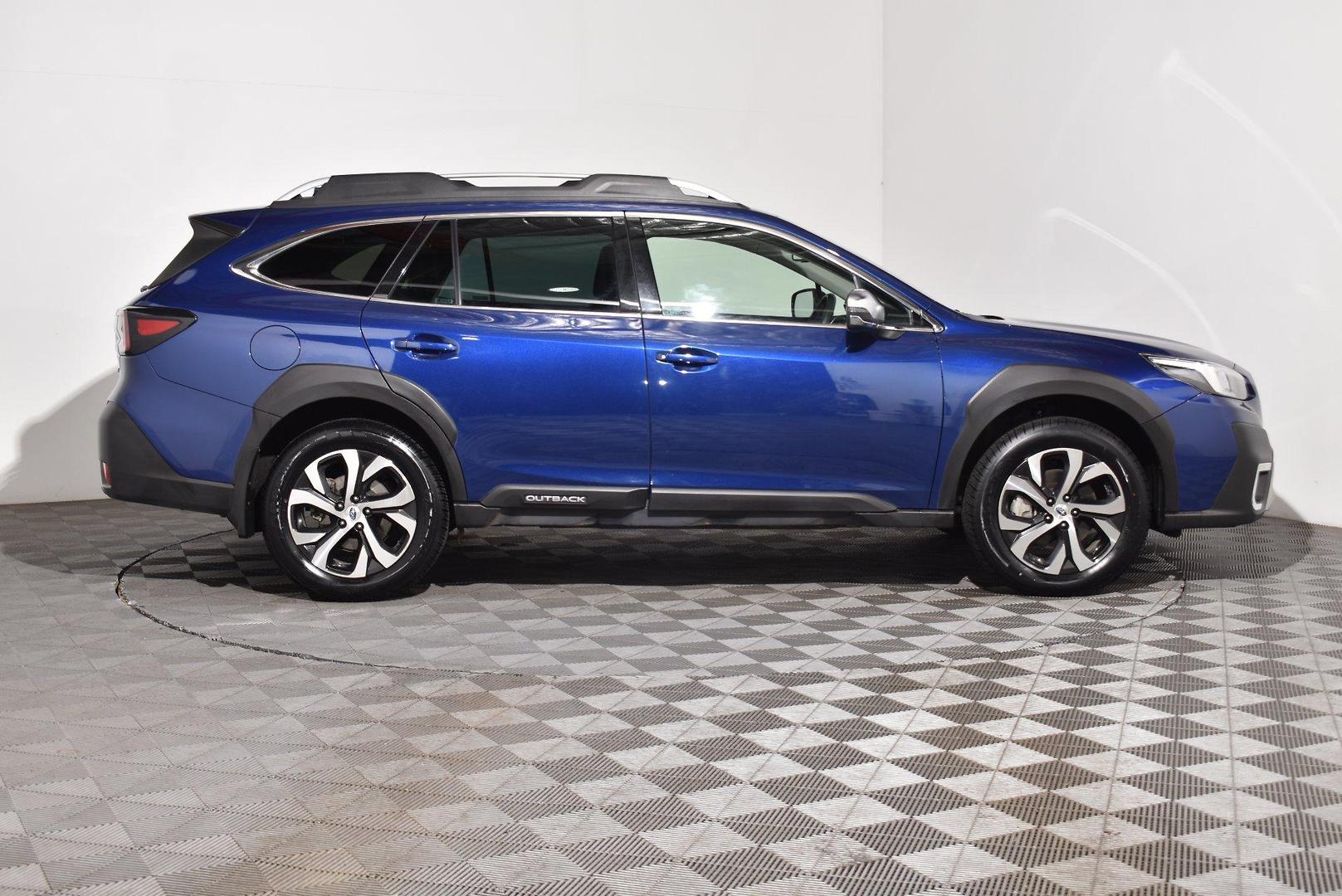 2022 Subaru Outback AWD Touring — photo 10